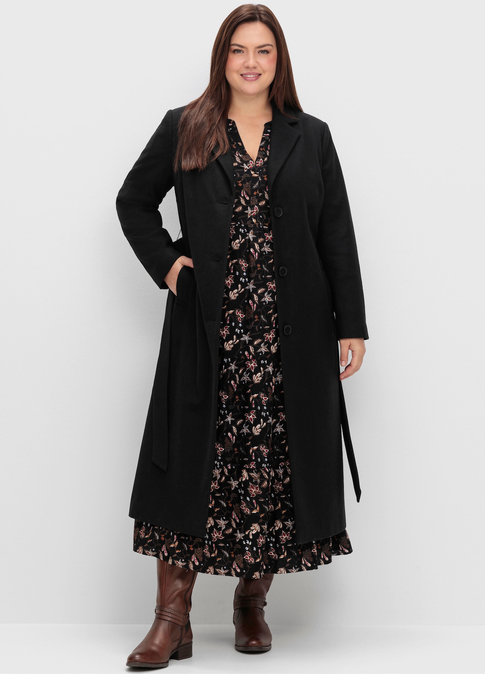 sheego Wintermantel in angerauter Qualität mit Woll-Anteil - schwarz