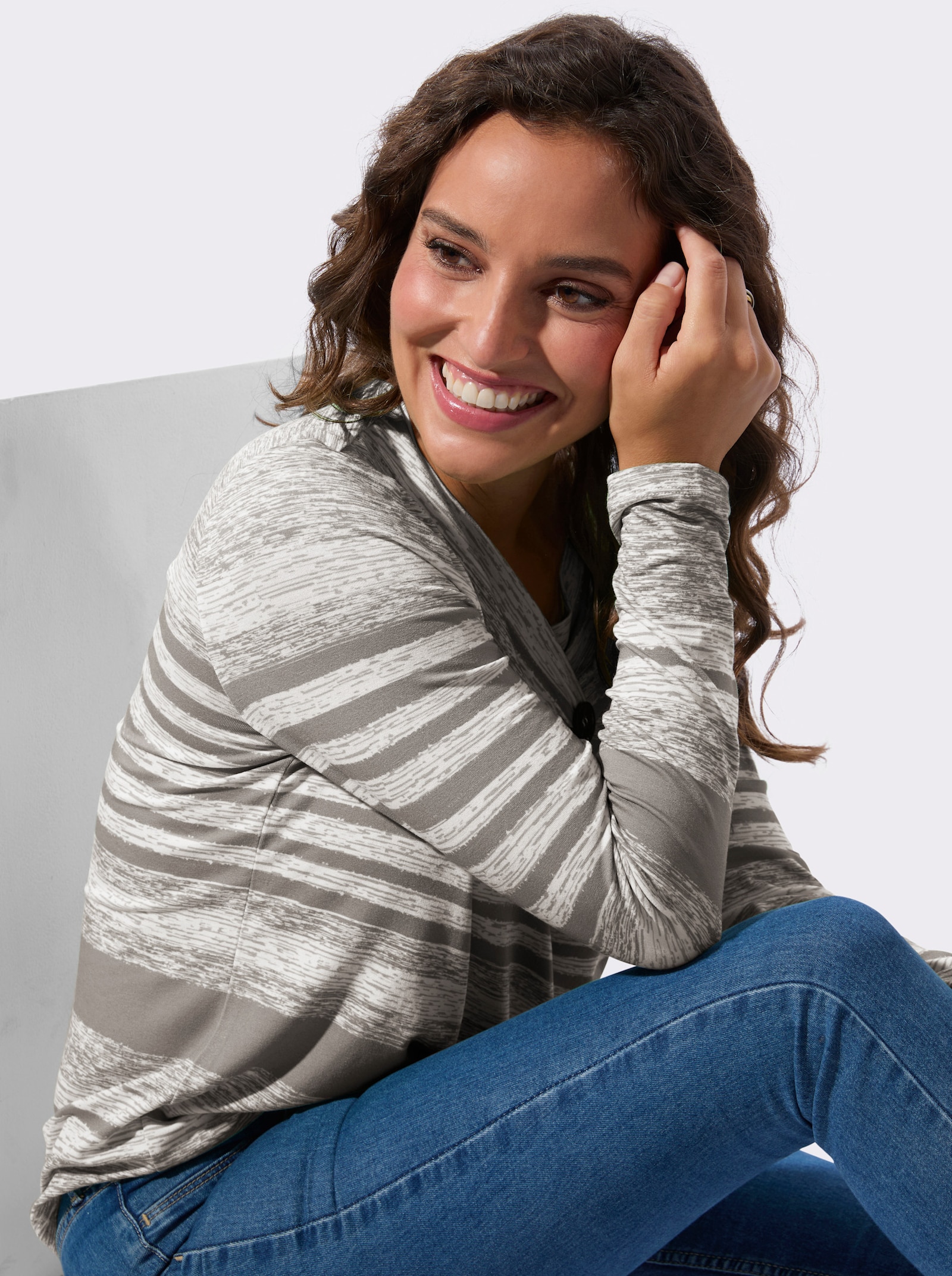 V-shirt met op dessin geplaatste print - taupe/ecru geprint