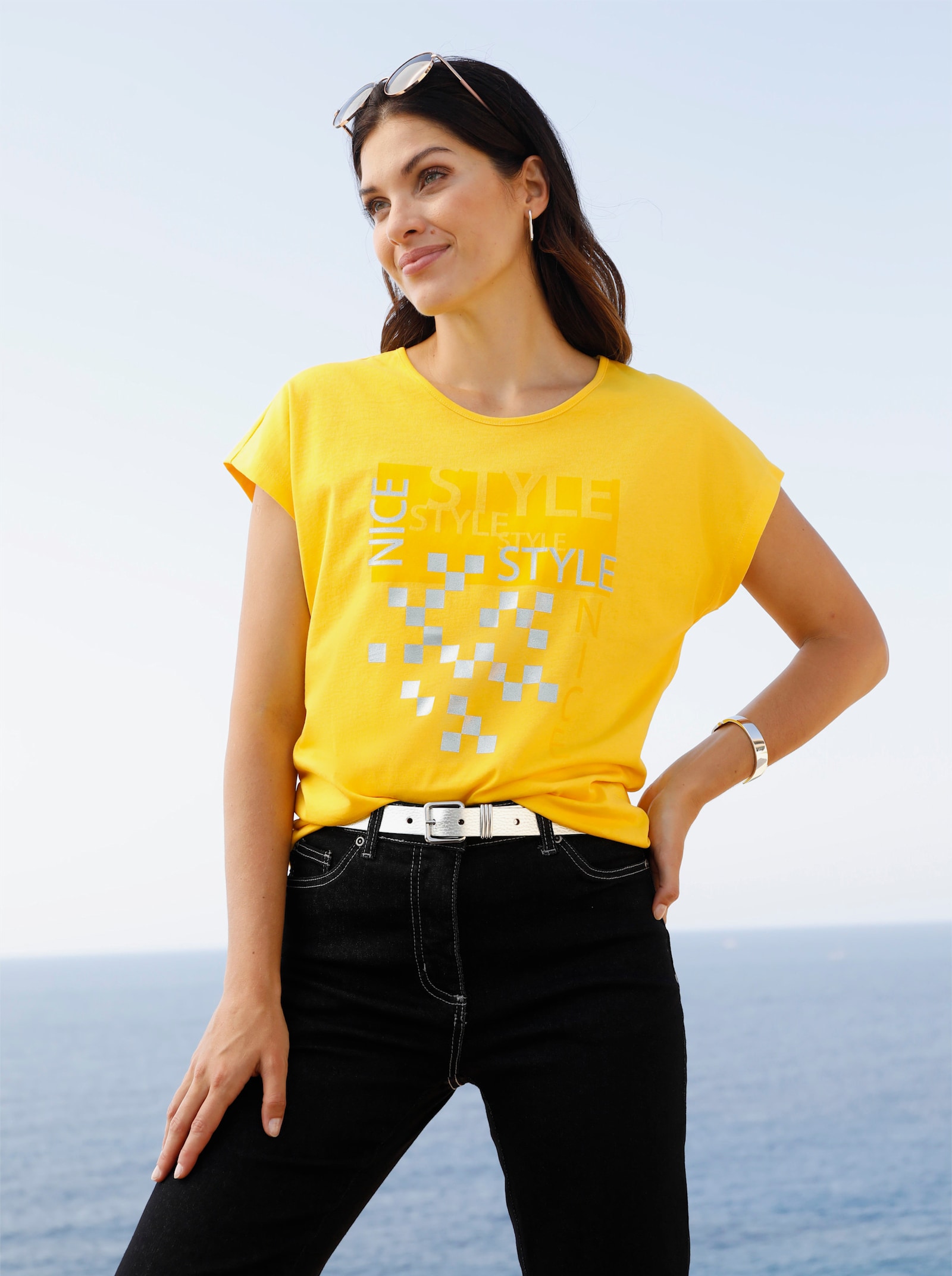 Kurzarmshirt mit silberfarbenen Effekten - sonnengelb