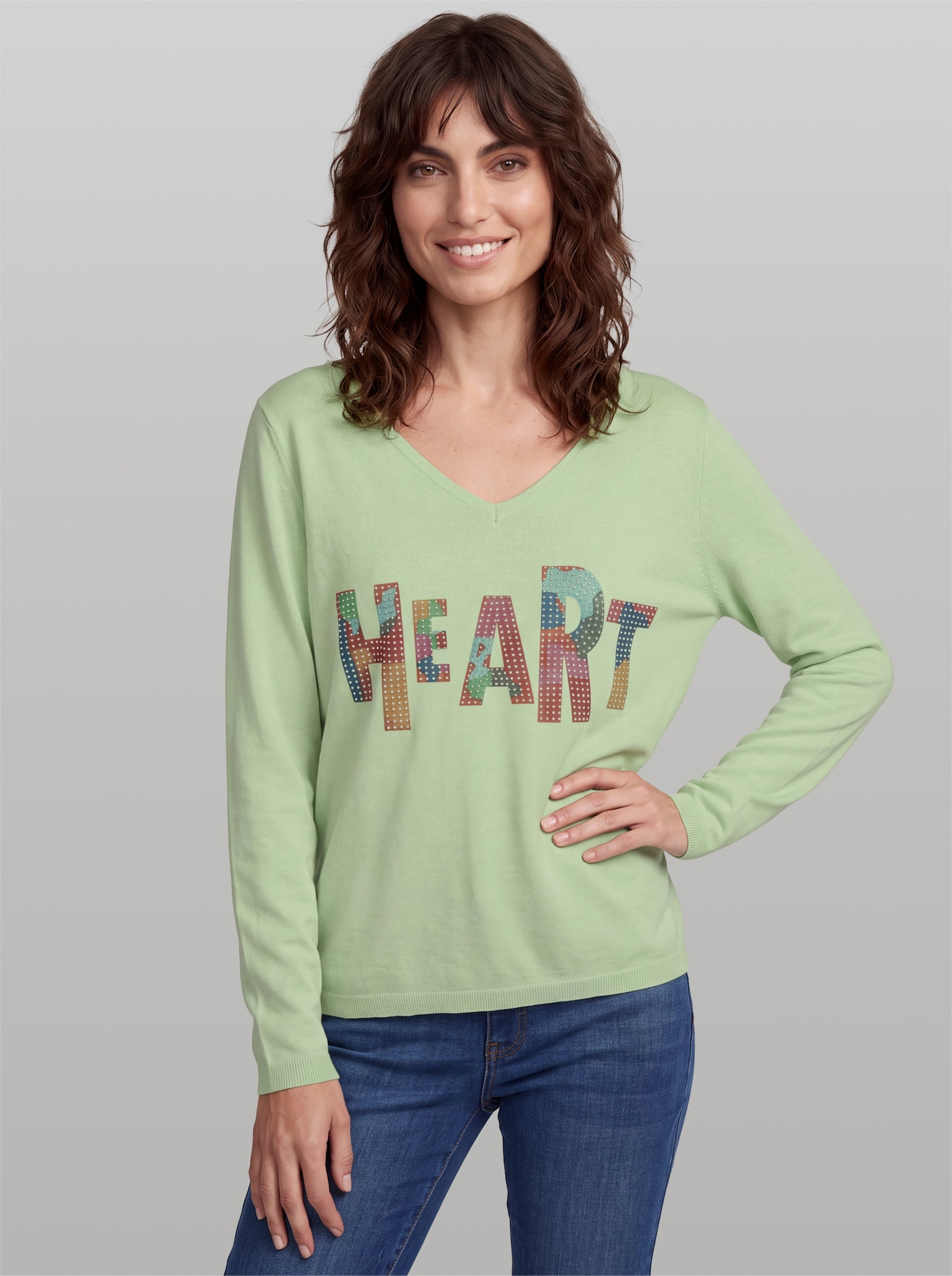 heine Pullover mit Schriftzug und Glitzersteinchen - reseda