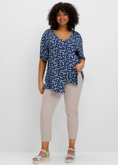 sheego Shirt mit Blümchenprint und Knopfleiste - tiefblau-gemustert