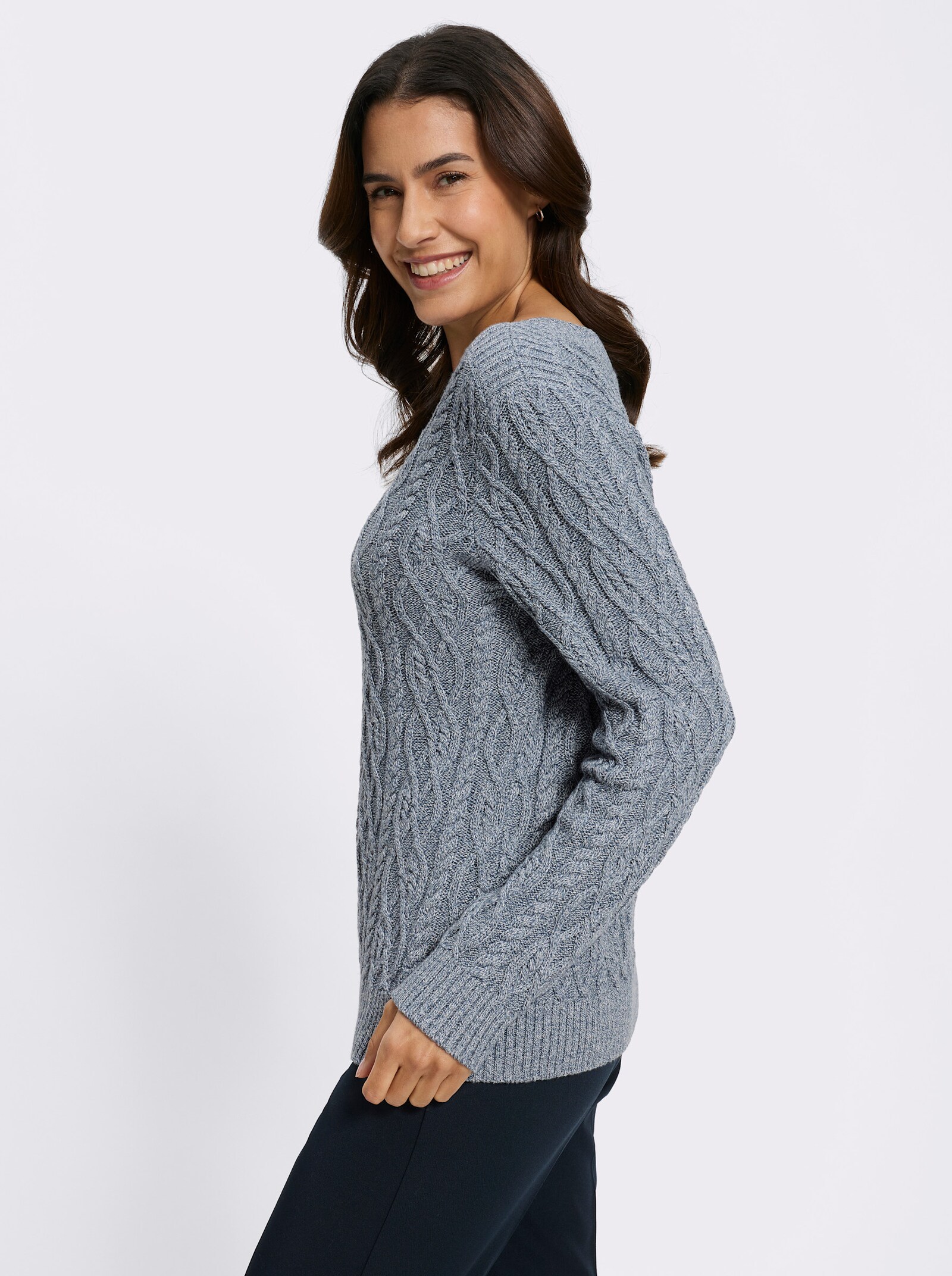Strickpullover mit aufwendigem Zopfmuster - rauchblau-meliert