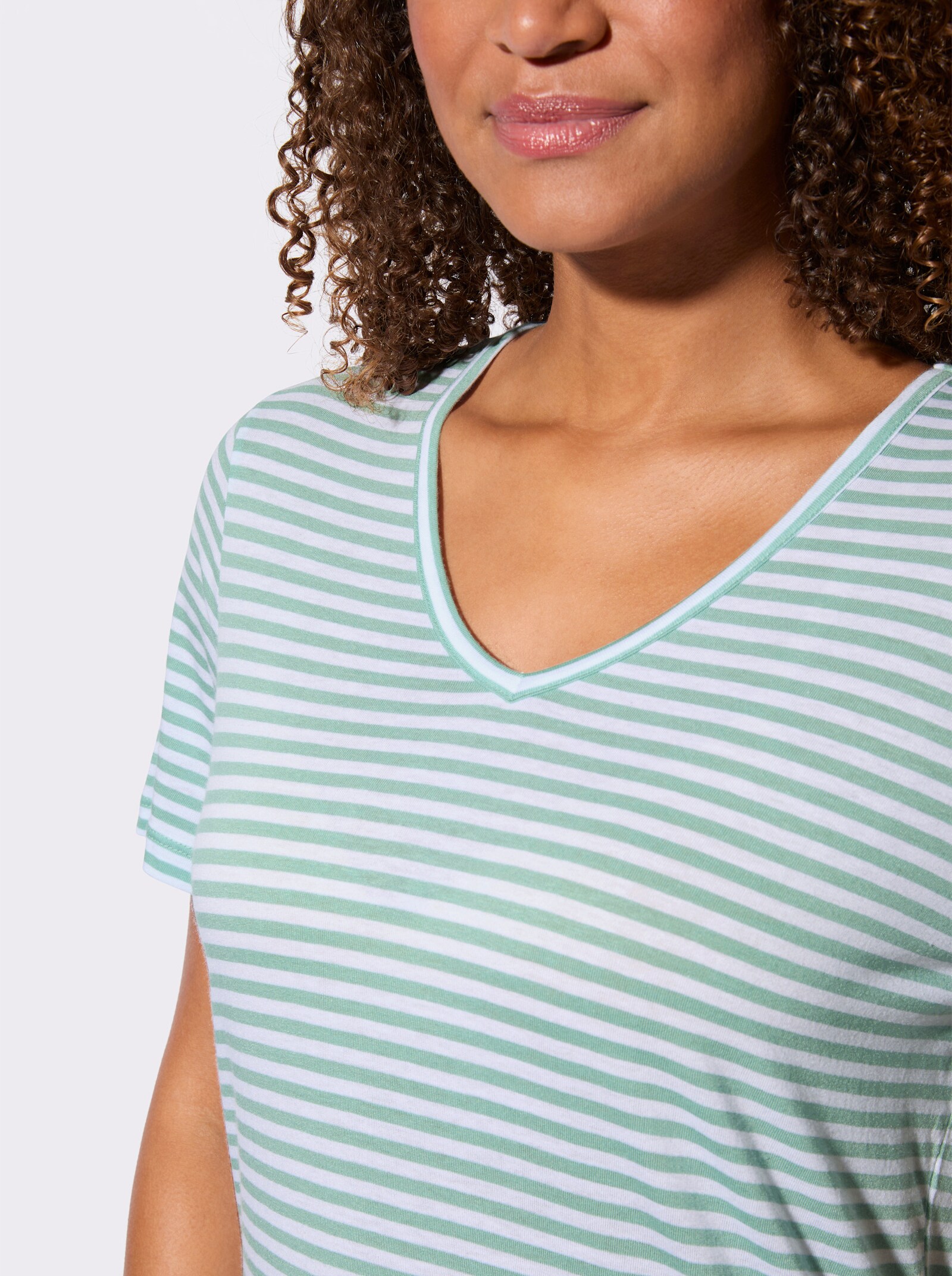 Kurzarmshirt im Ringelmuster - kalkmint-geringelt