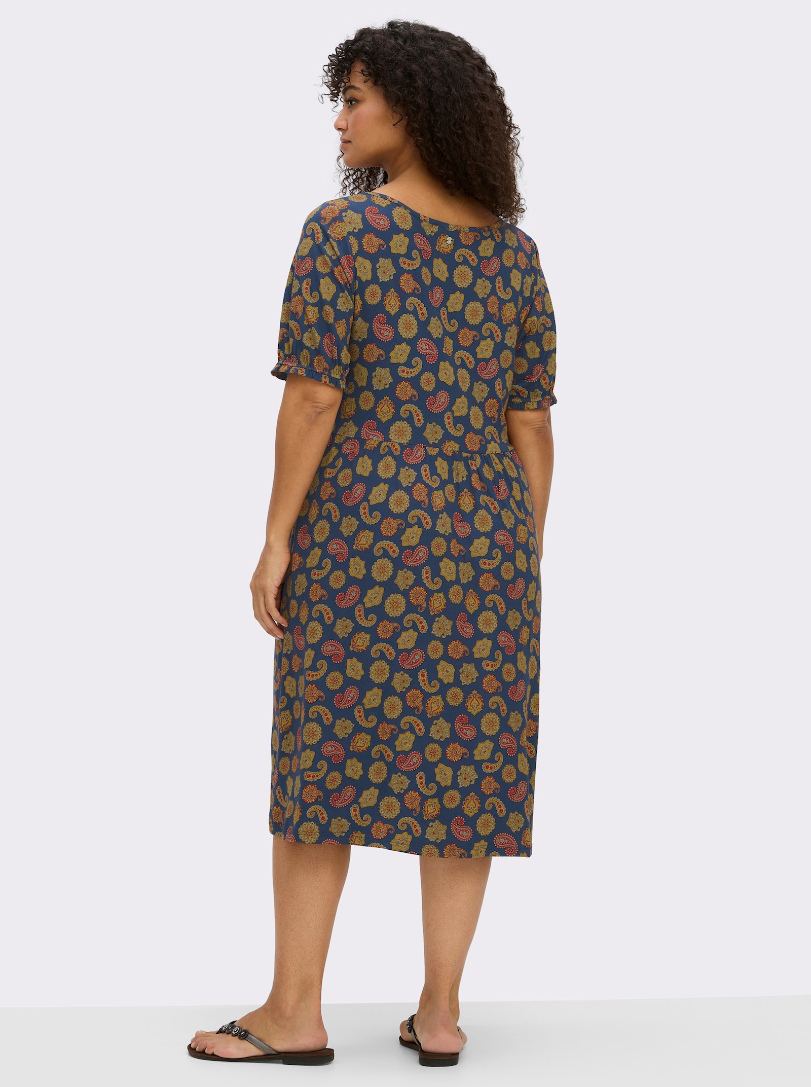 sheego Jerseykleid mit Paisleymuster - tiefblau-ozean-bedruckt