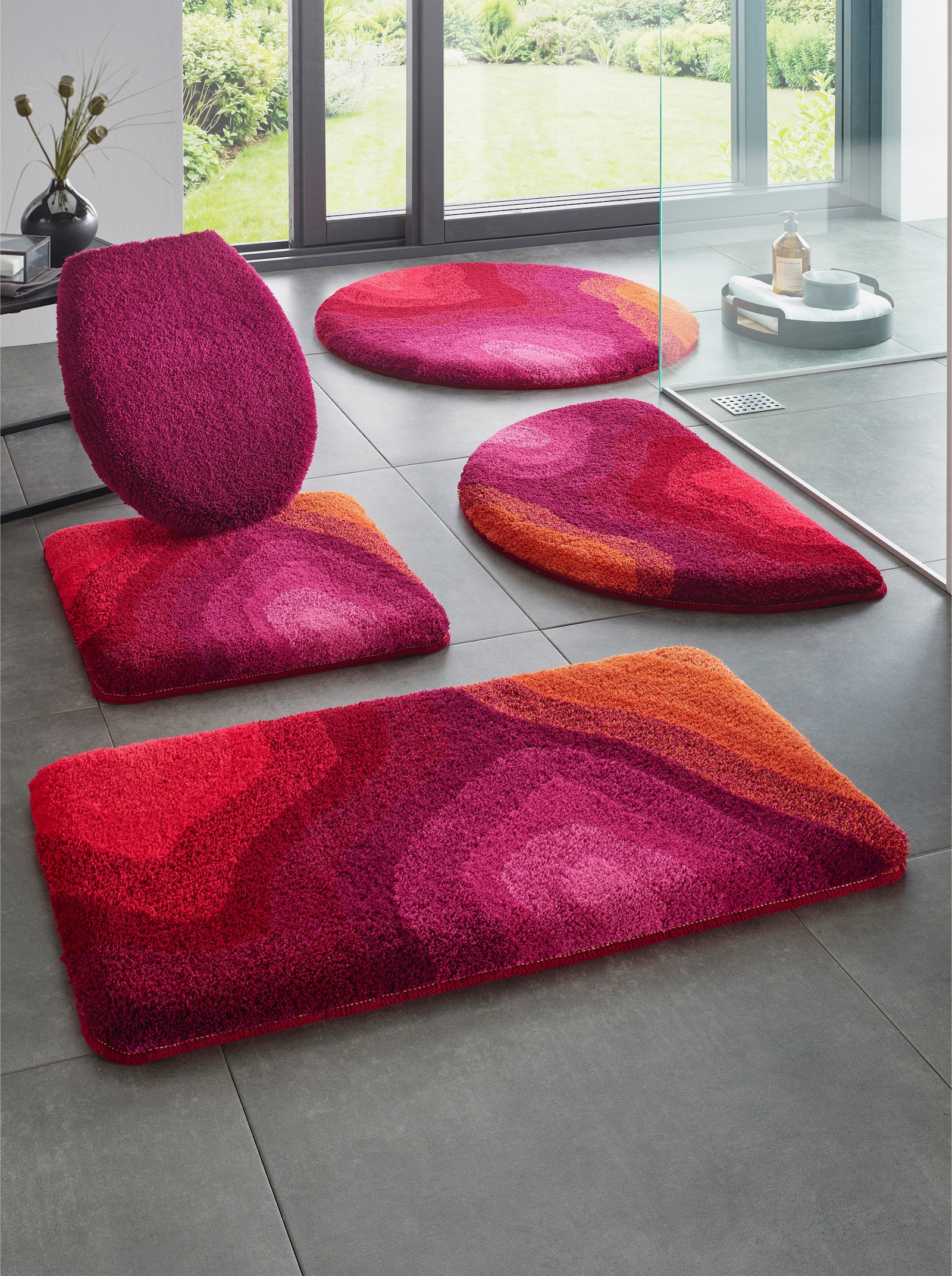 Kleine Wolke Badeteppich von Kleine Wolke - pink