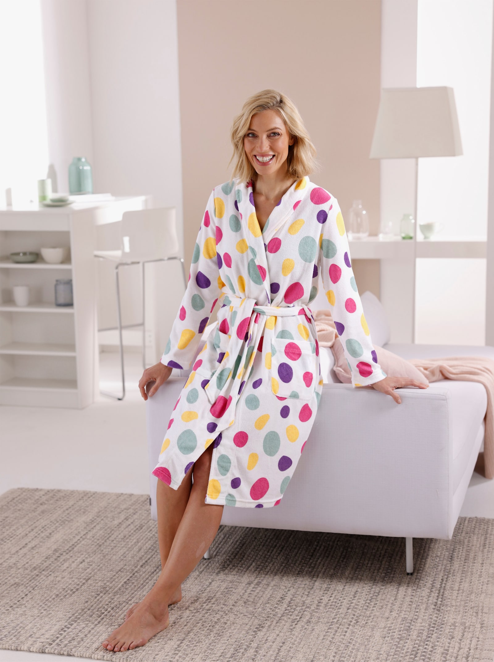 feel good Bademantel - weiß-fuchsia-bedruckt