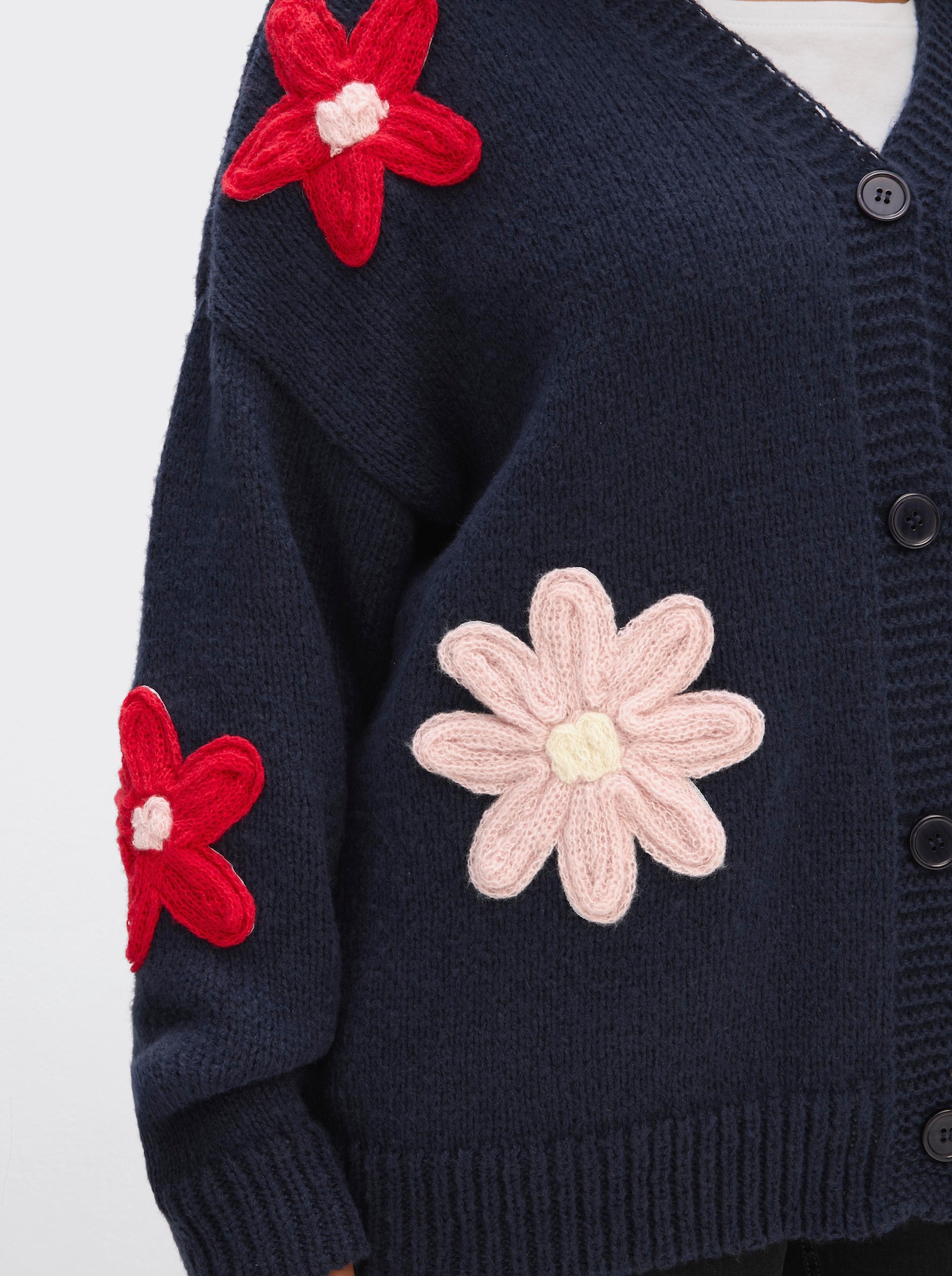 sheego by Joe Browns Strickjacke mit aufgesetzten Blüten - tiefblau-ecru