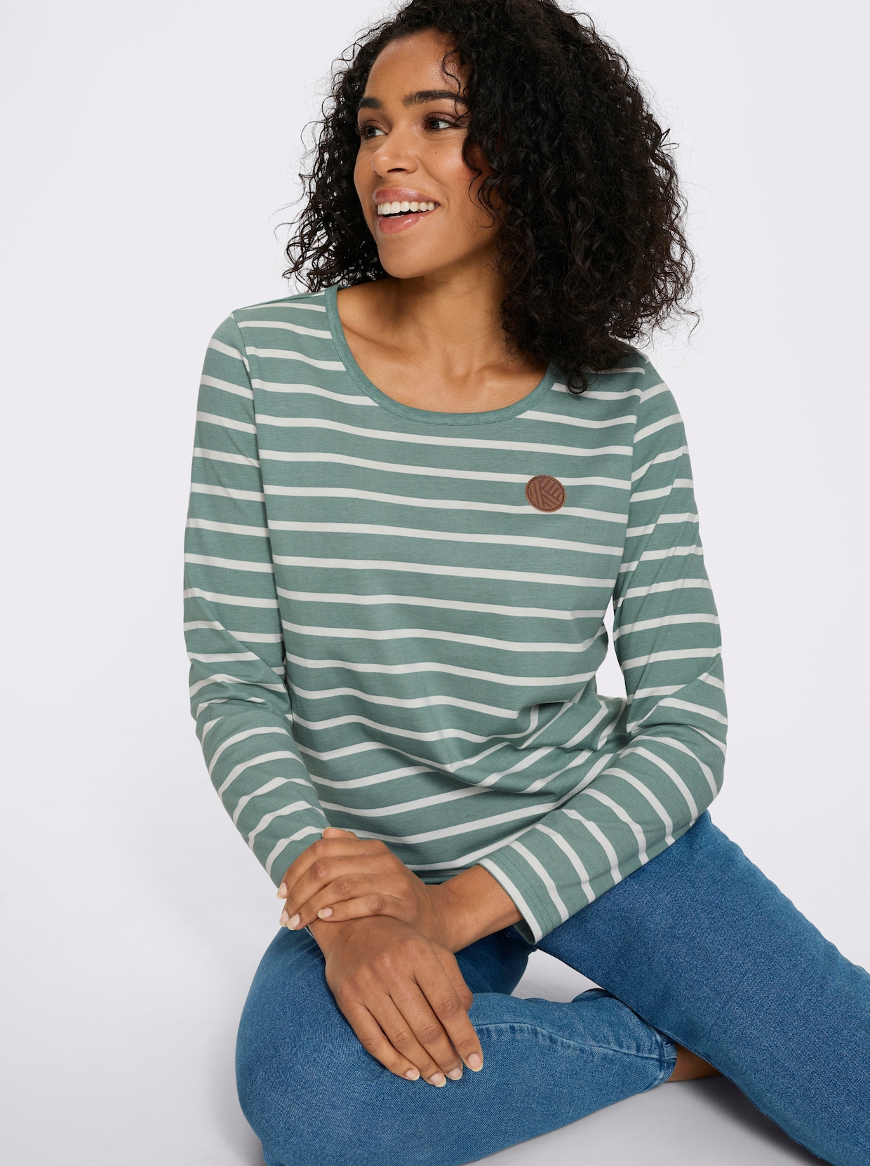 Langarmshirt mit Patch im Vorderteil, geringelt - jade-ecru-geringelt
