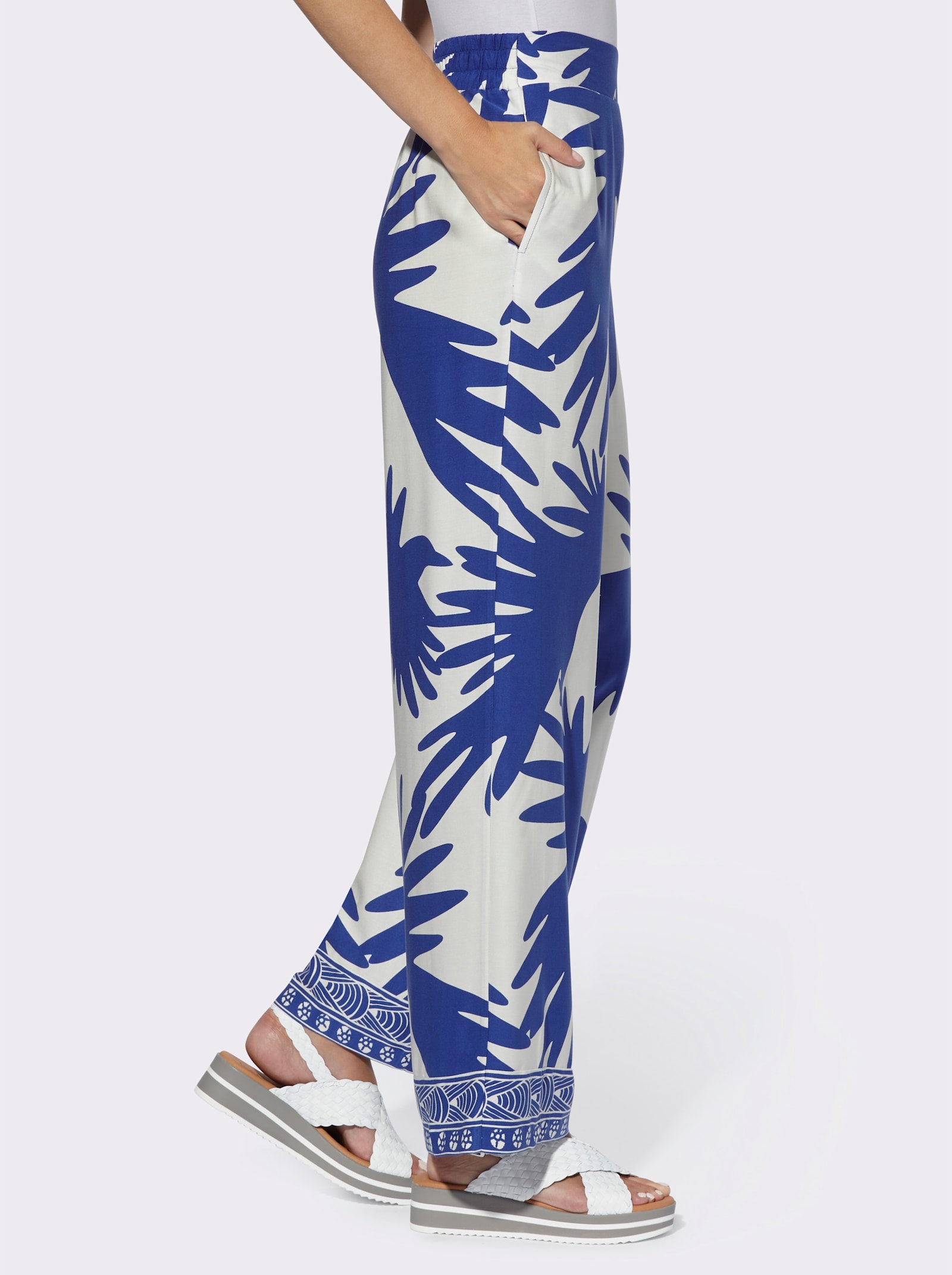heine Druckhose mit rückwärtigem Dehnbund - royalblau-ecru-bedruckt