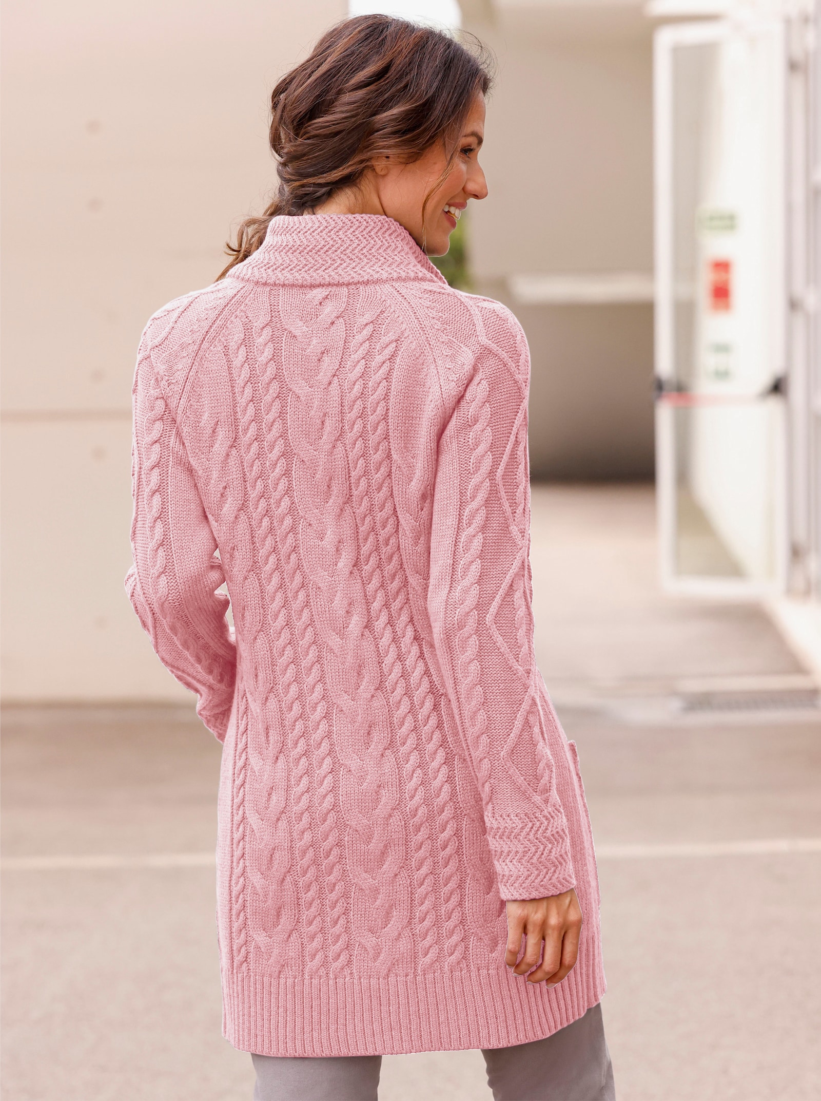 Longstrickjacke mit Einstrickmuster - hortensie