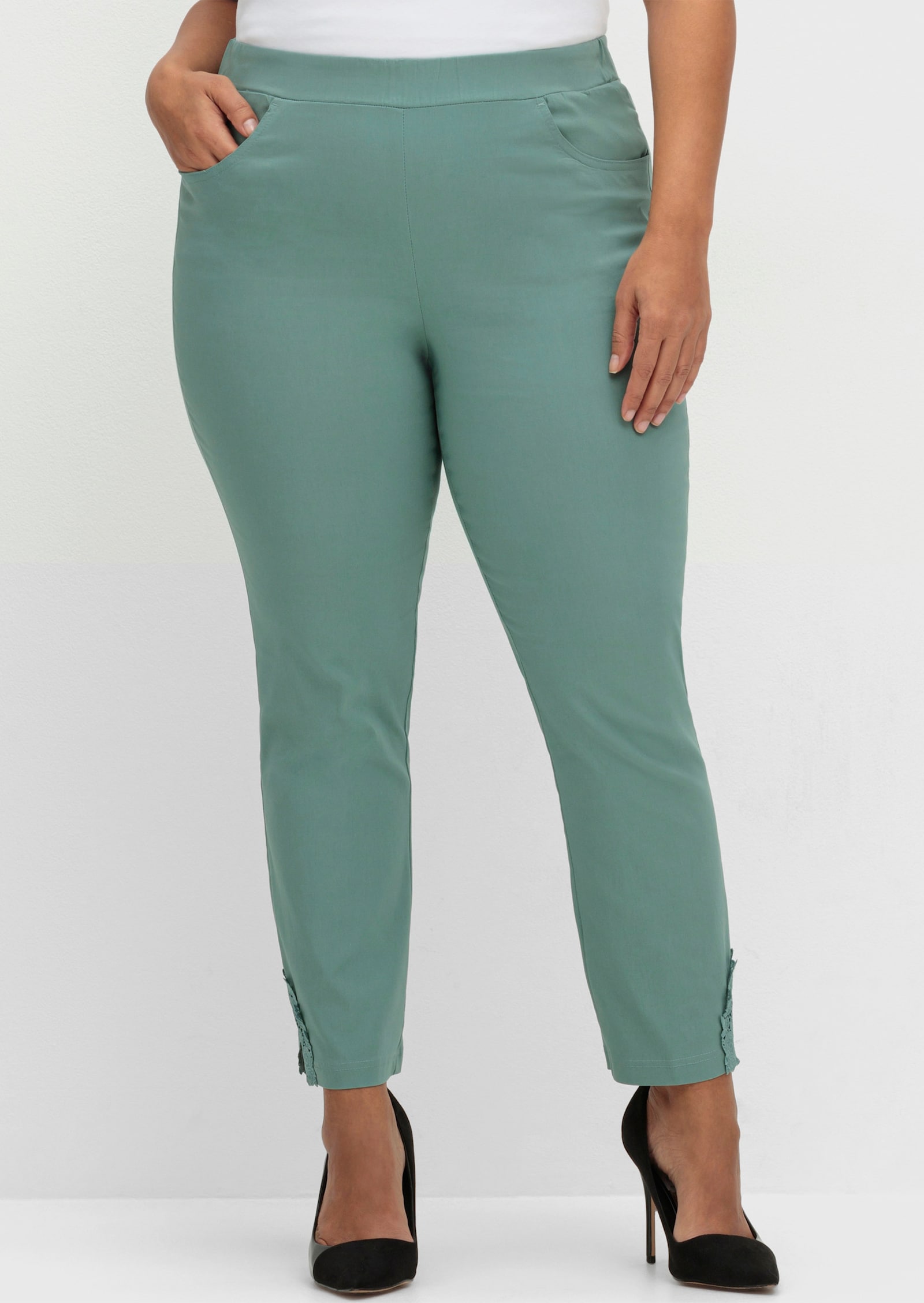 Bengalinhose mit Spitze am Saum - jade