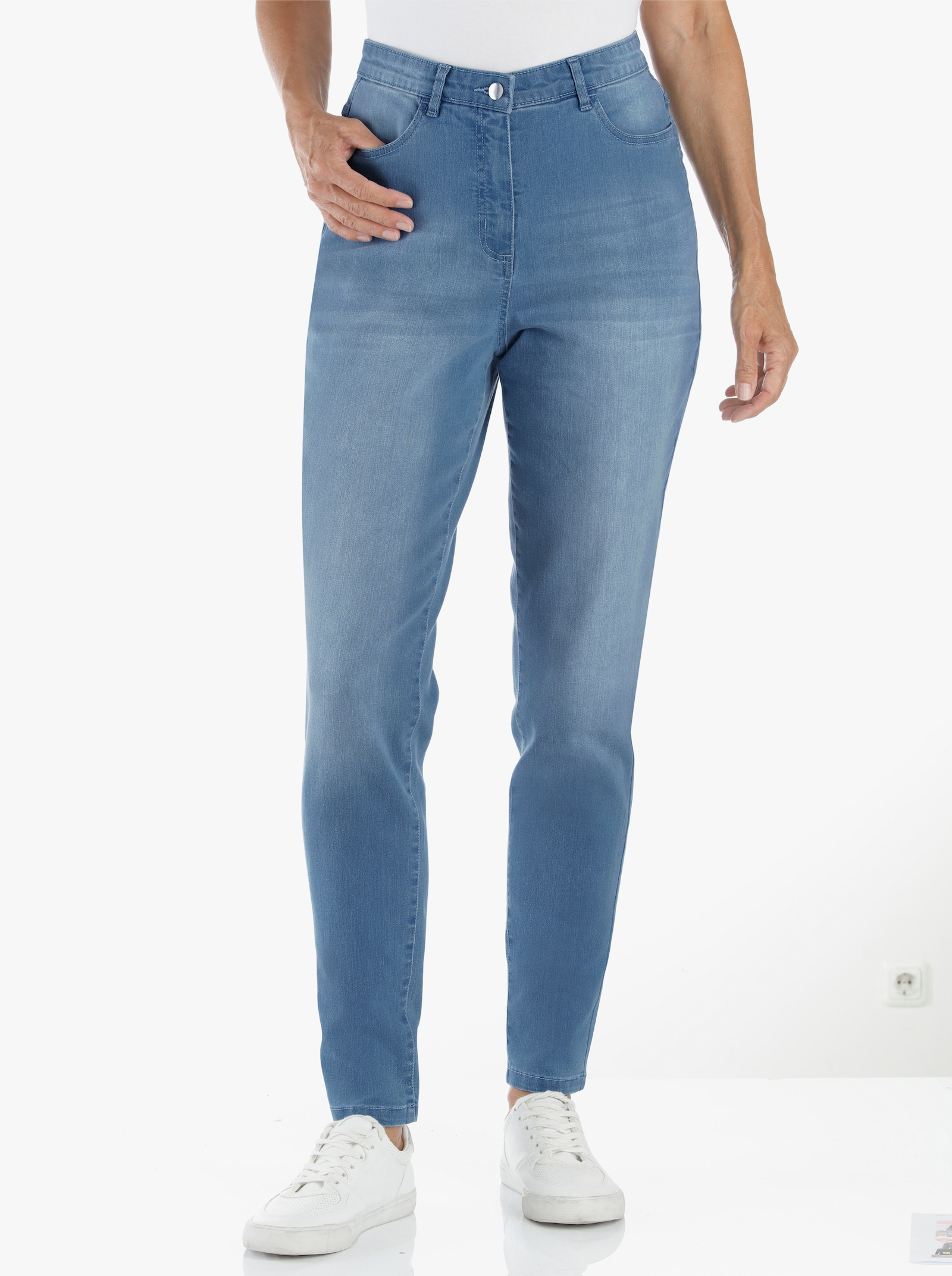 High-waist-Jeans in Karottenform - blue-bleached