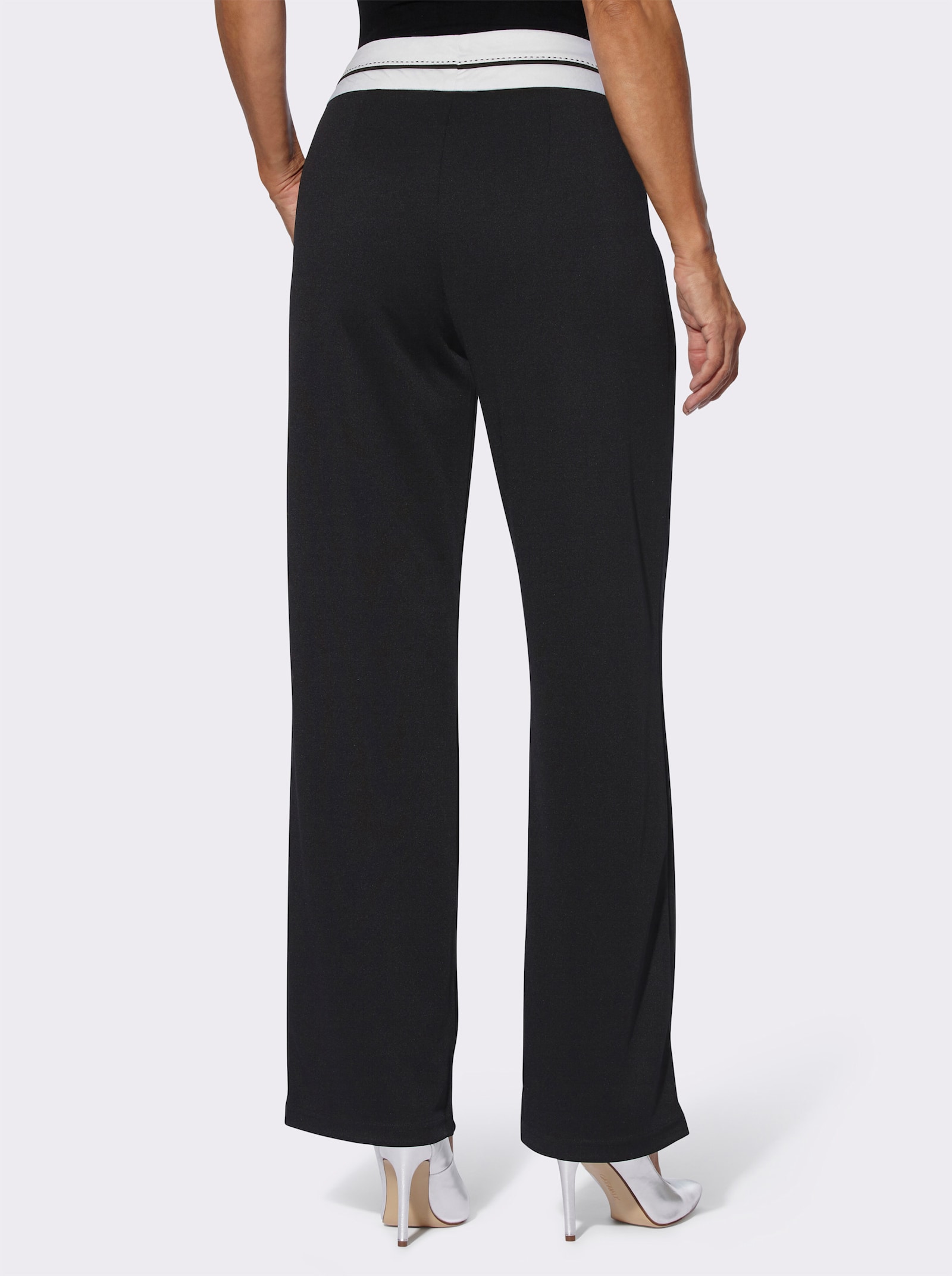 Bundfaltenhose mit weitem Bein - schwarz