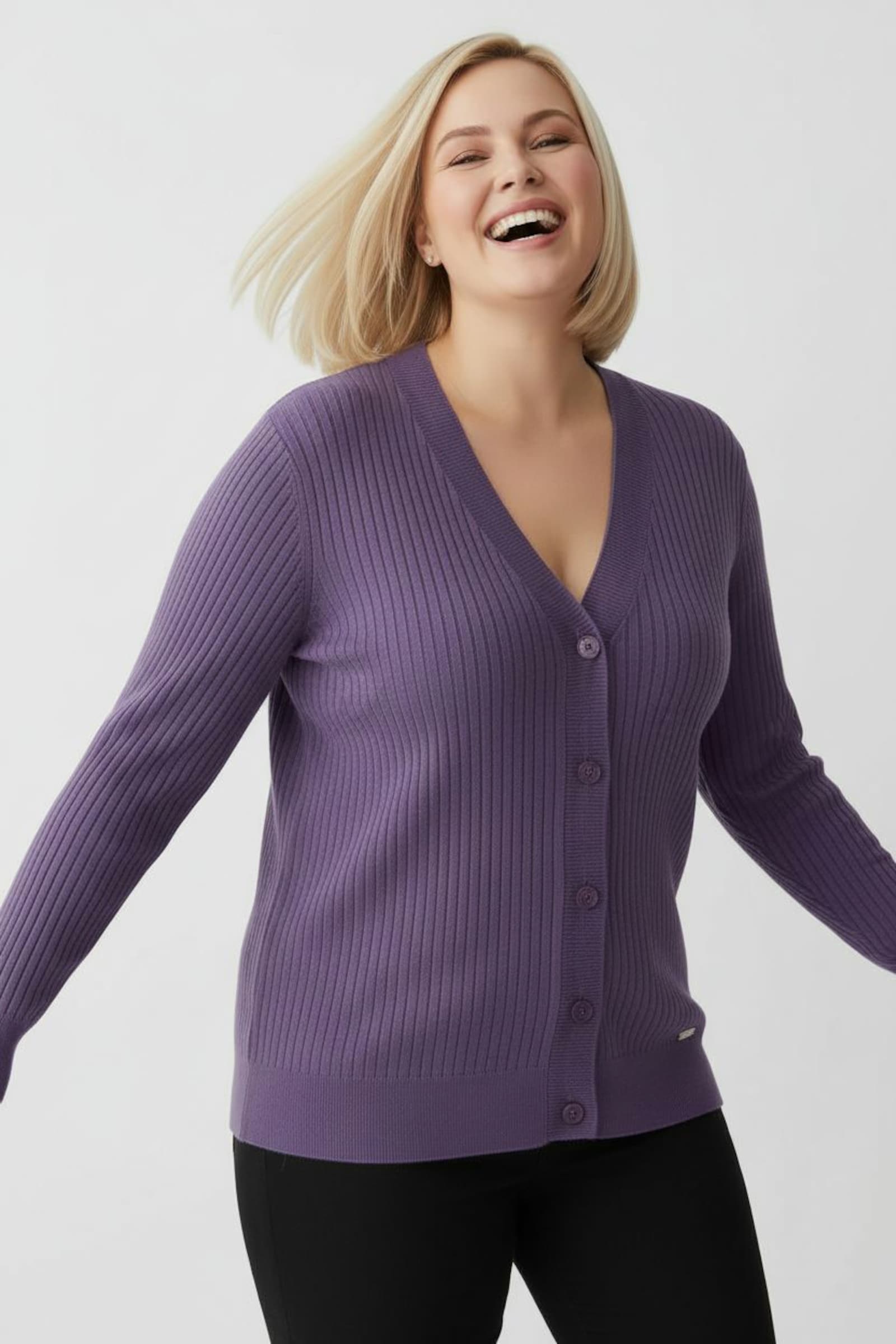 Strickjacke in Ripp-Optik - lila