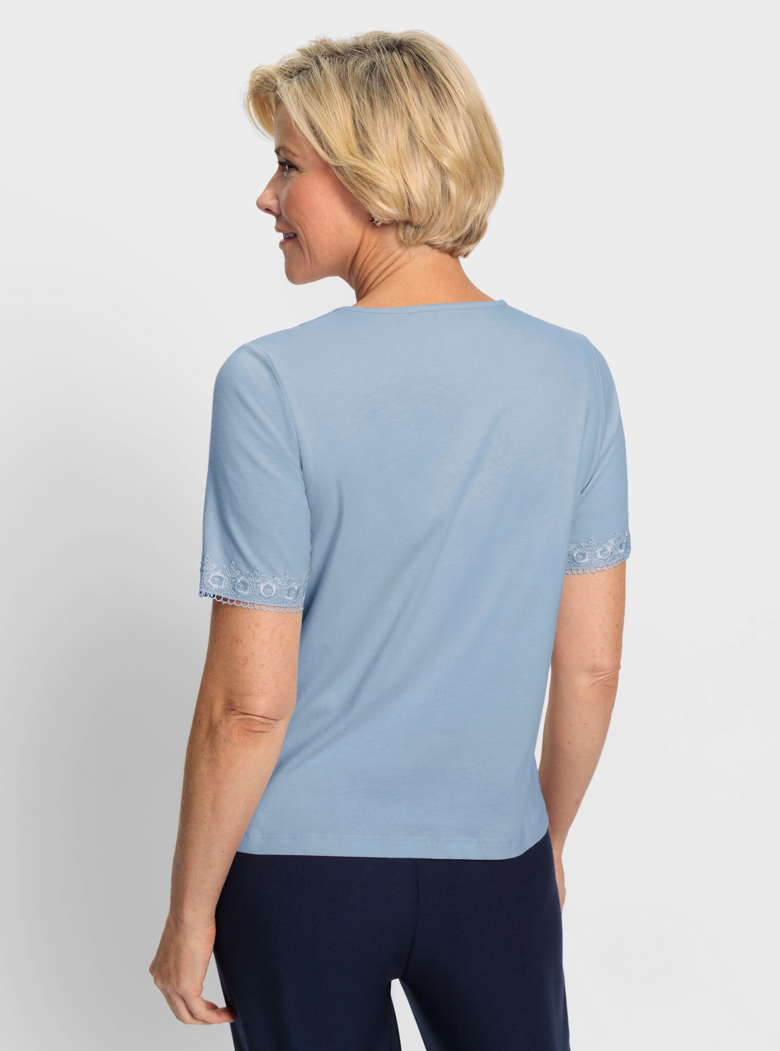Spitzenshirt mit V-Ausschnitt - hellblau