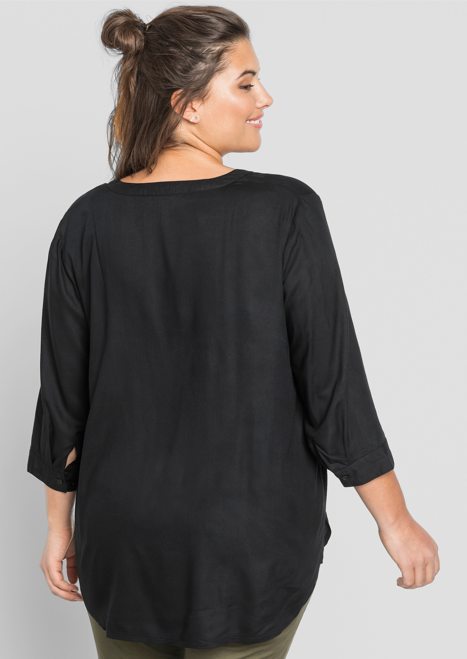 sheego Tunika mit dekorativer Falte - schwarz