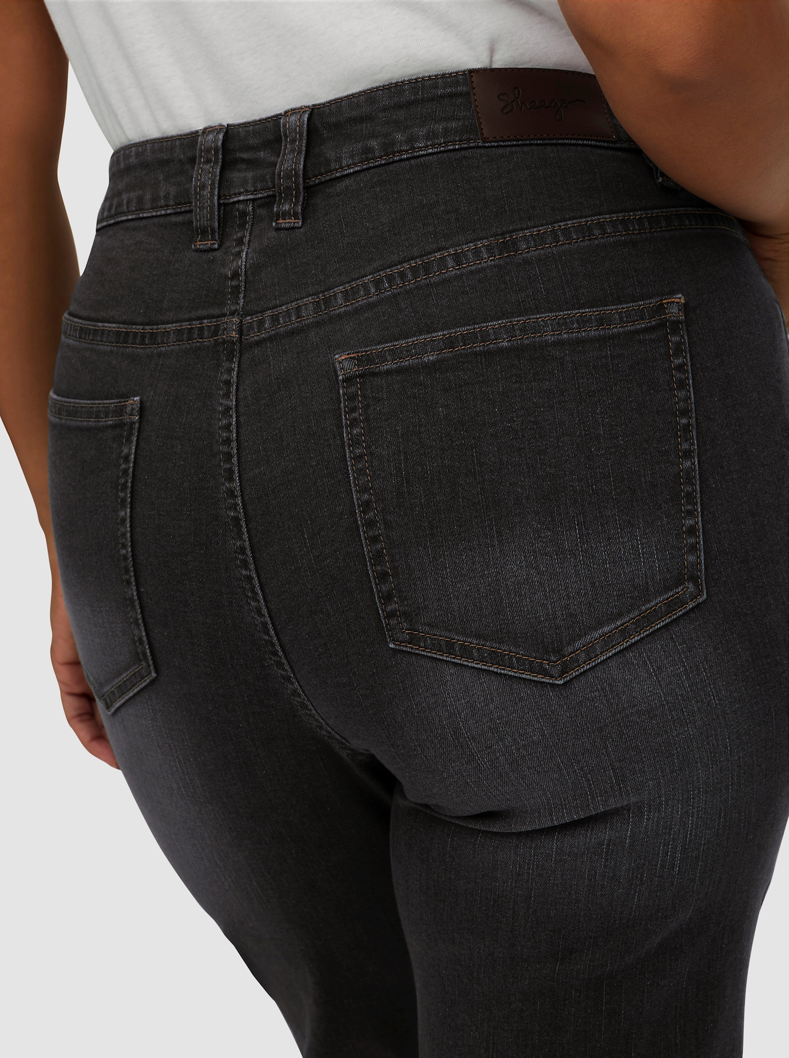 sheego Bootcut-Jeans mit Fransensaum - black denim