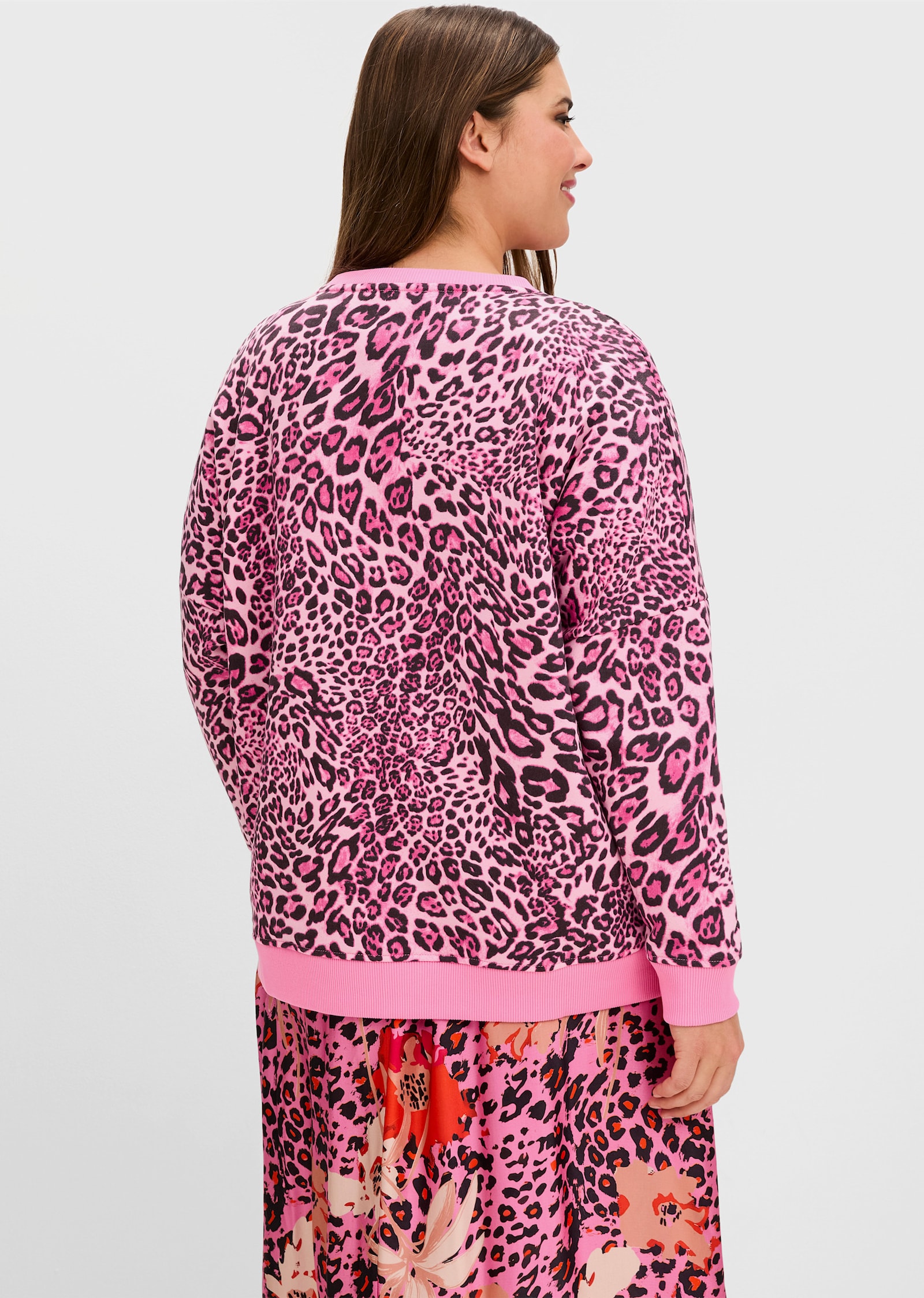 sheego loves miss goodlife Sweatshirt im Leoprint, mit Frontdruck - pink gemustert