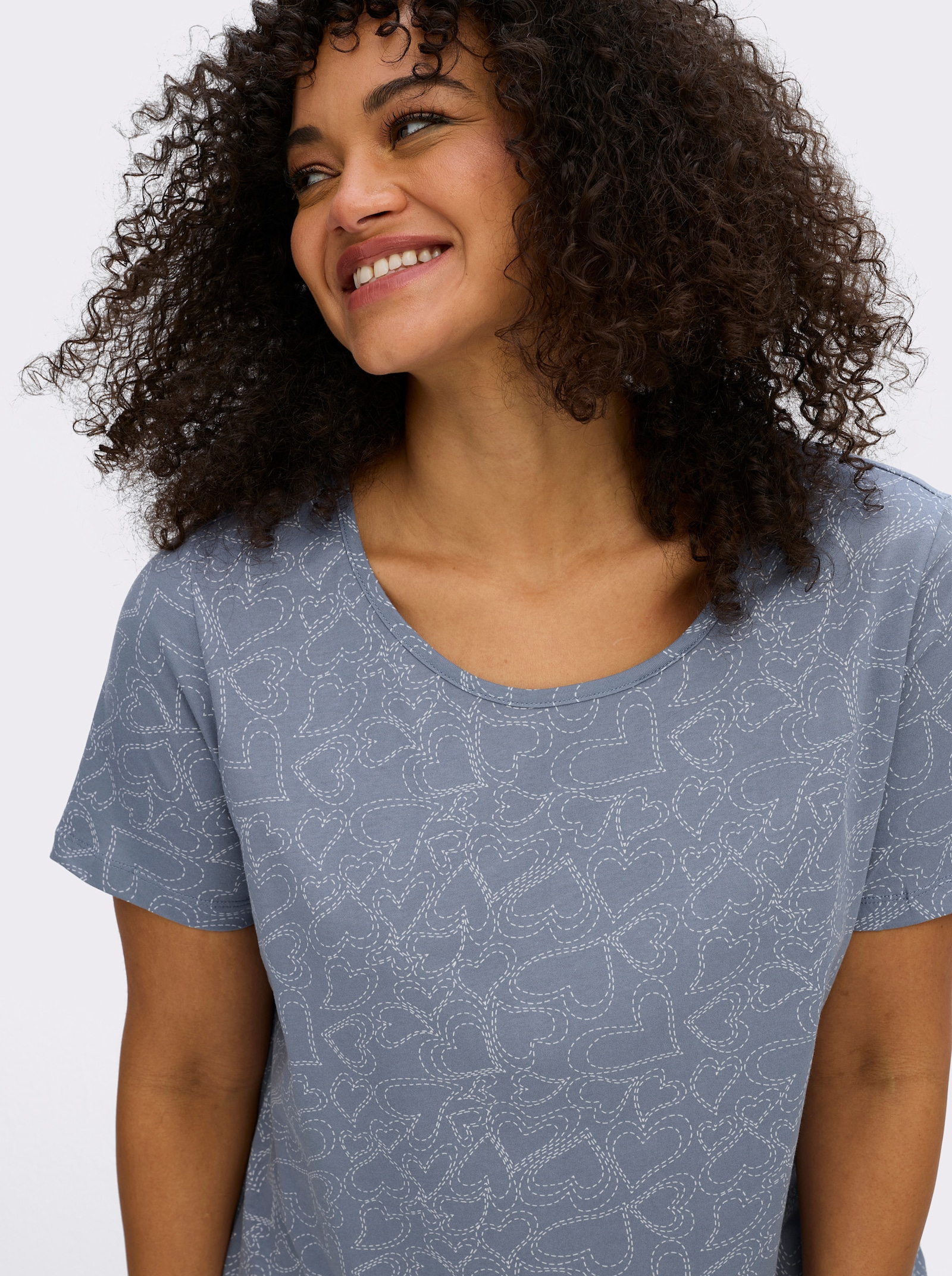 T-Shirt mit Herzchen-Dessin - taubenblau-bedruckt