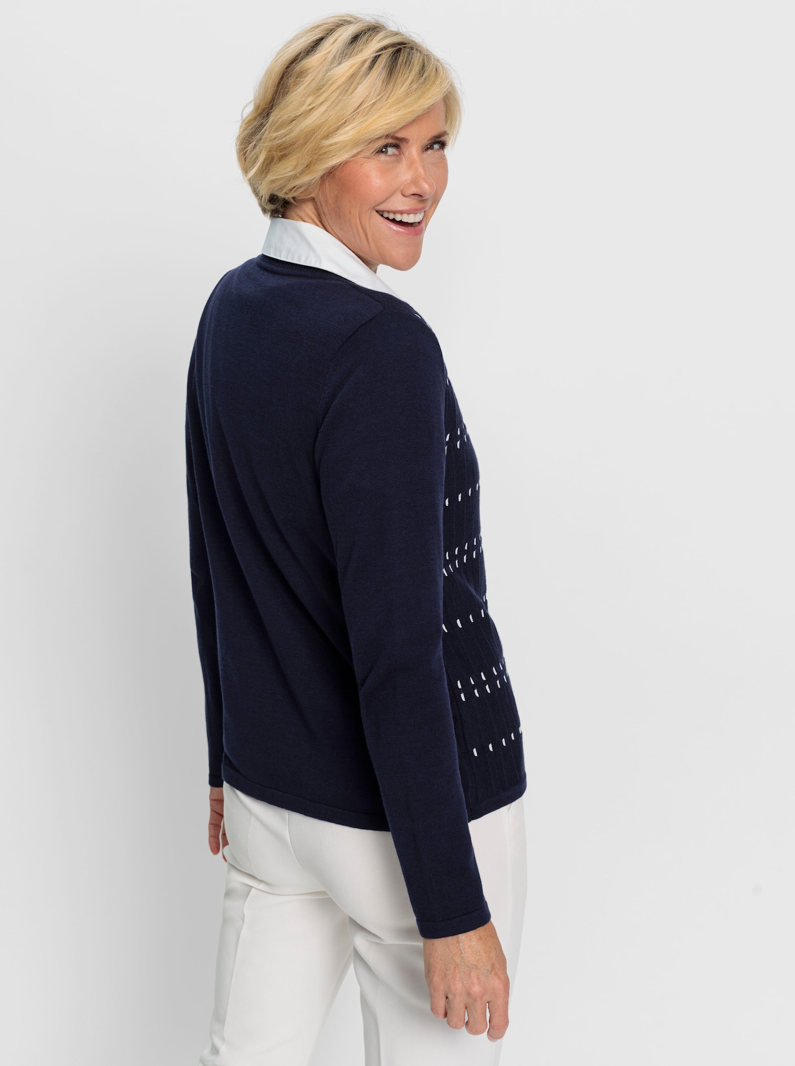 Strickjacke in dezentem Glanz - marine