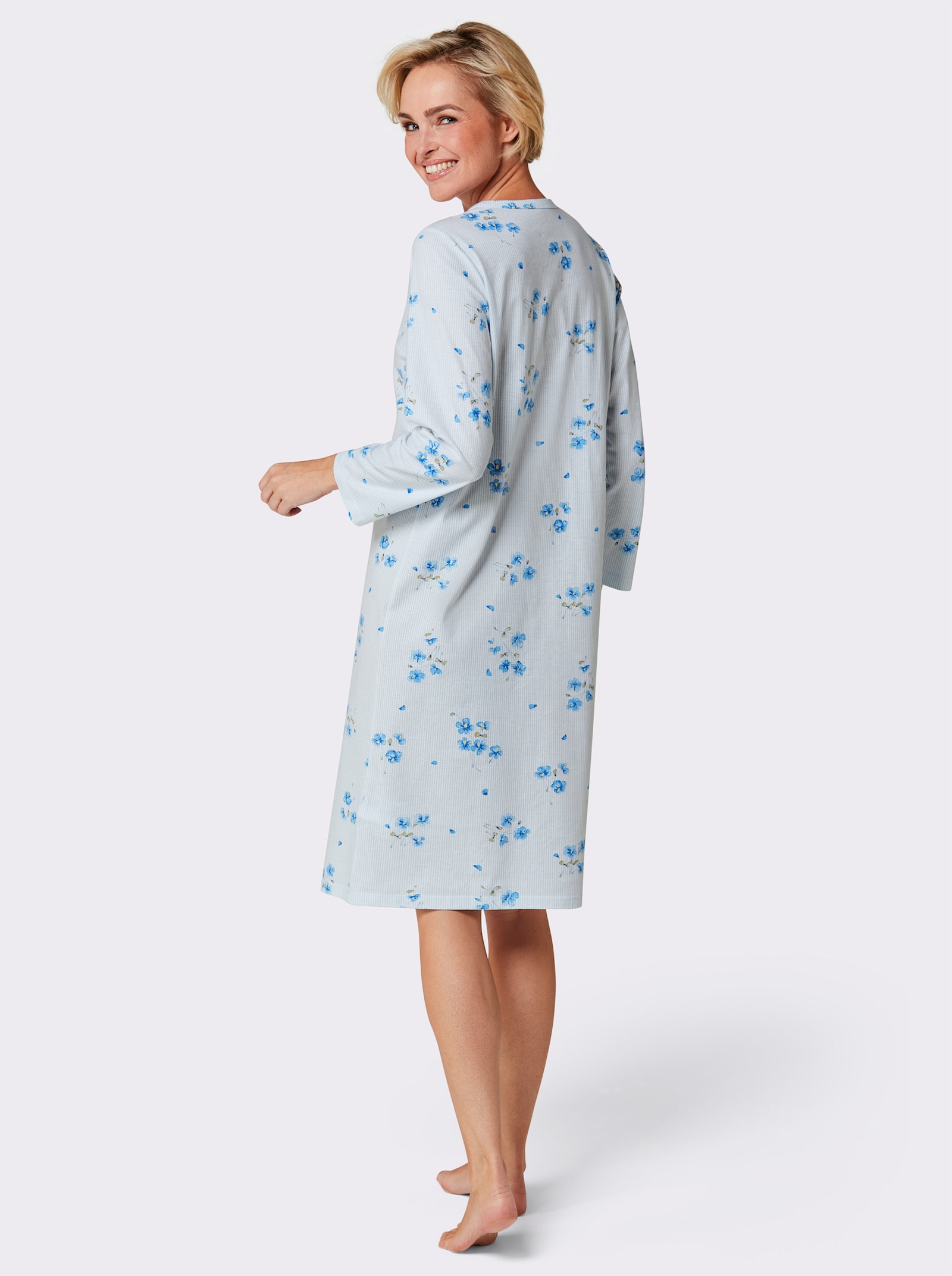 Comtessa Nachthemd mit Blütenmuster - hellblau