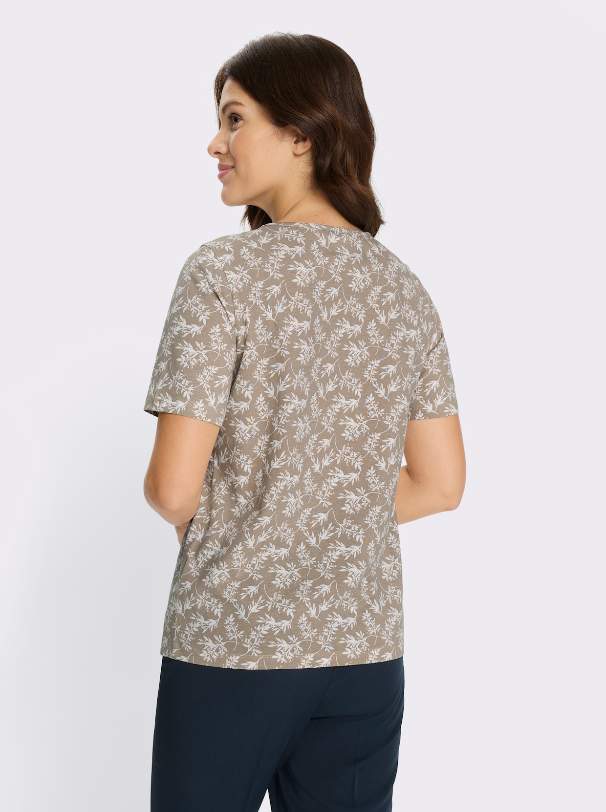 V-Shirt mit Blättermuster - sesam-ecru-bedruckt