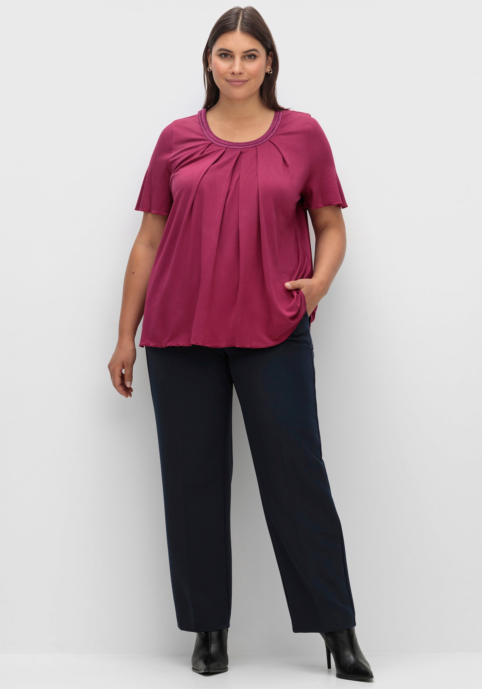 sheego Shirt mit Kellerfalte vorn - beere