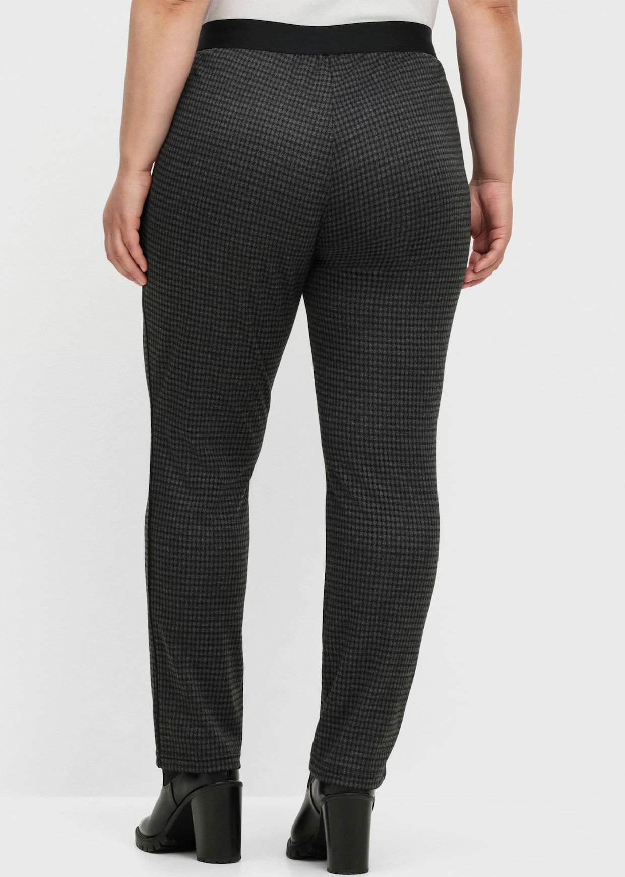 Wirkhose mit seitlicher Kontrastpaspel - schwarz-gemustert