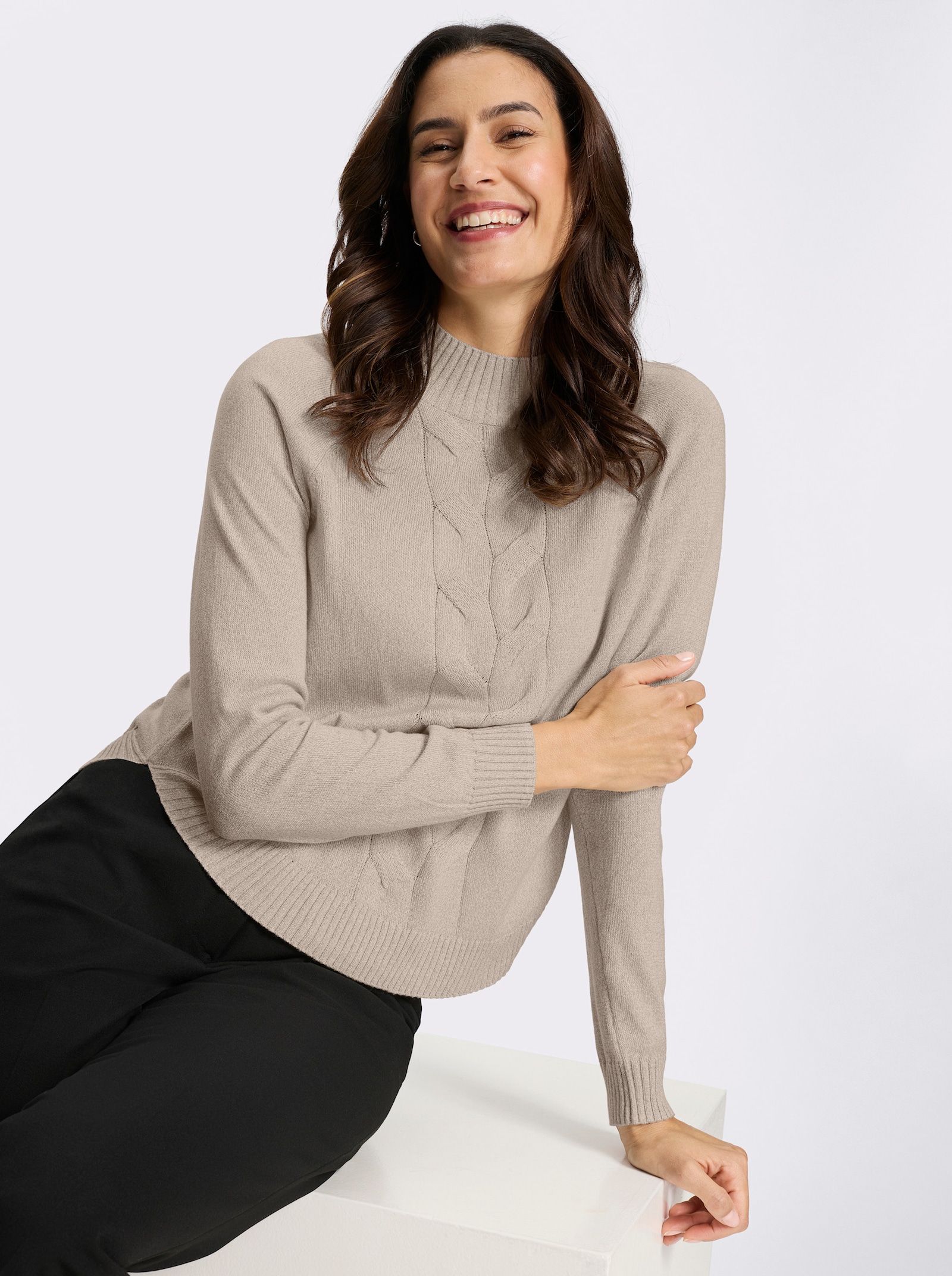 Stehkragenpullover mit Zopfmuster - beige-ecru-meliert