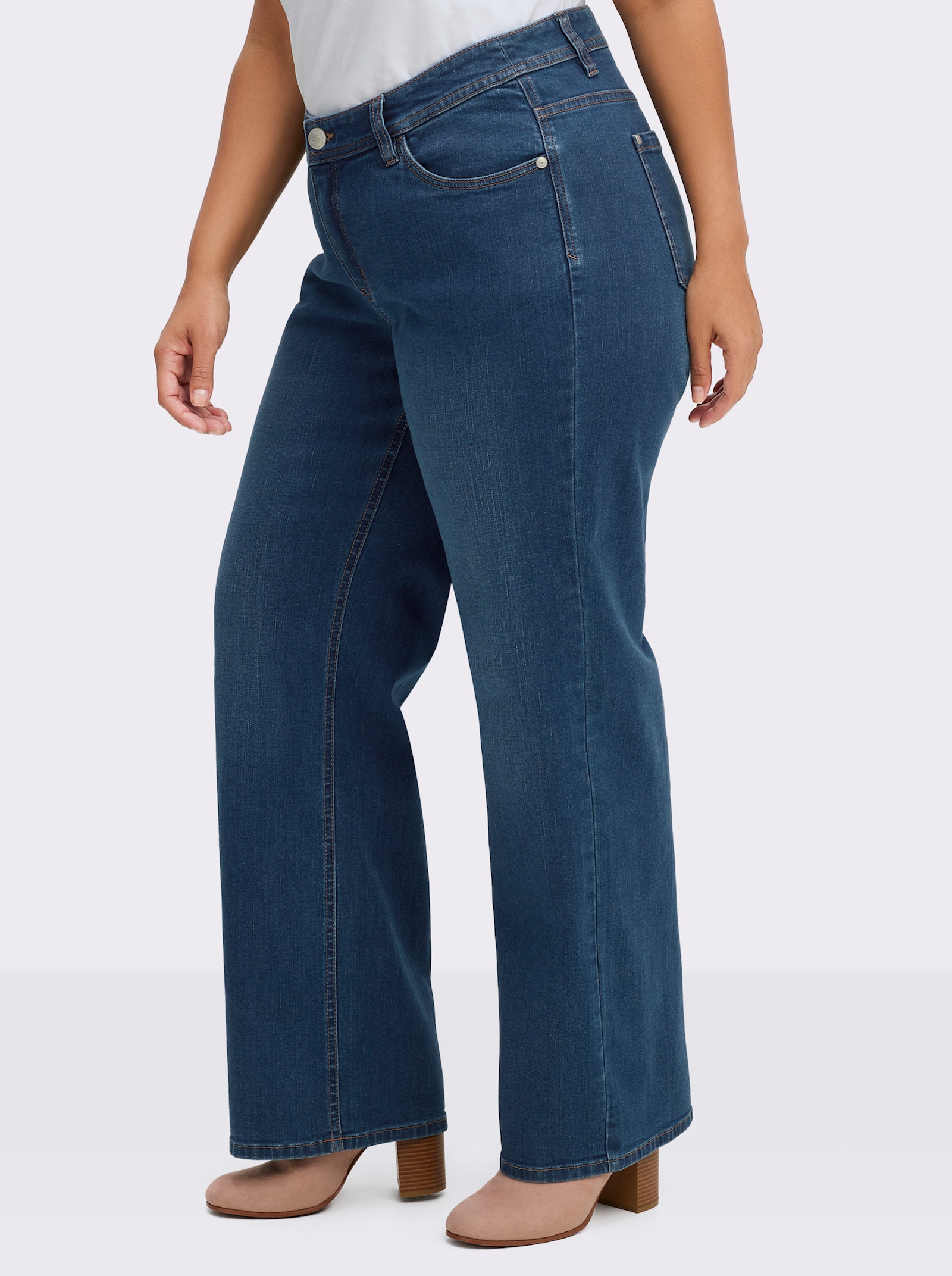 sheego Gerade Jeans bei schmalerer Taille und viel Po - blue-stone-washed