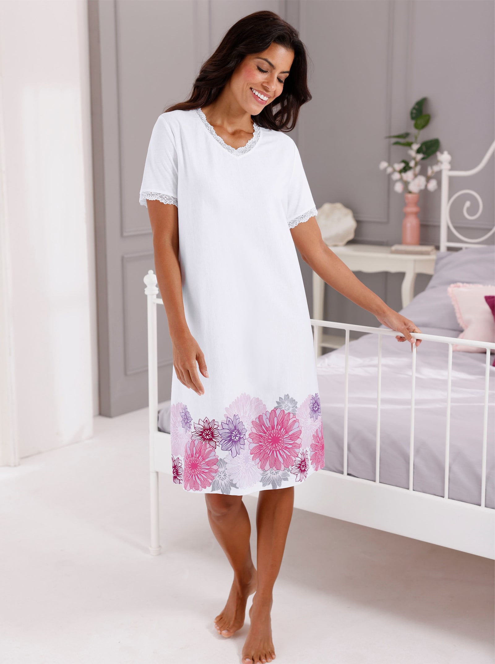wäschepur Kurzarm-Sleepshirt mit Blumenbordüre - weiß-fuchsia-bedruckt