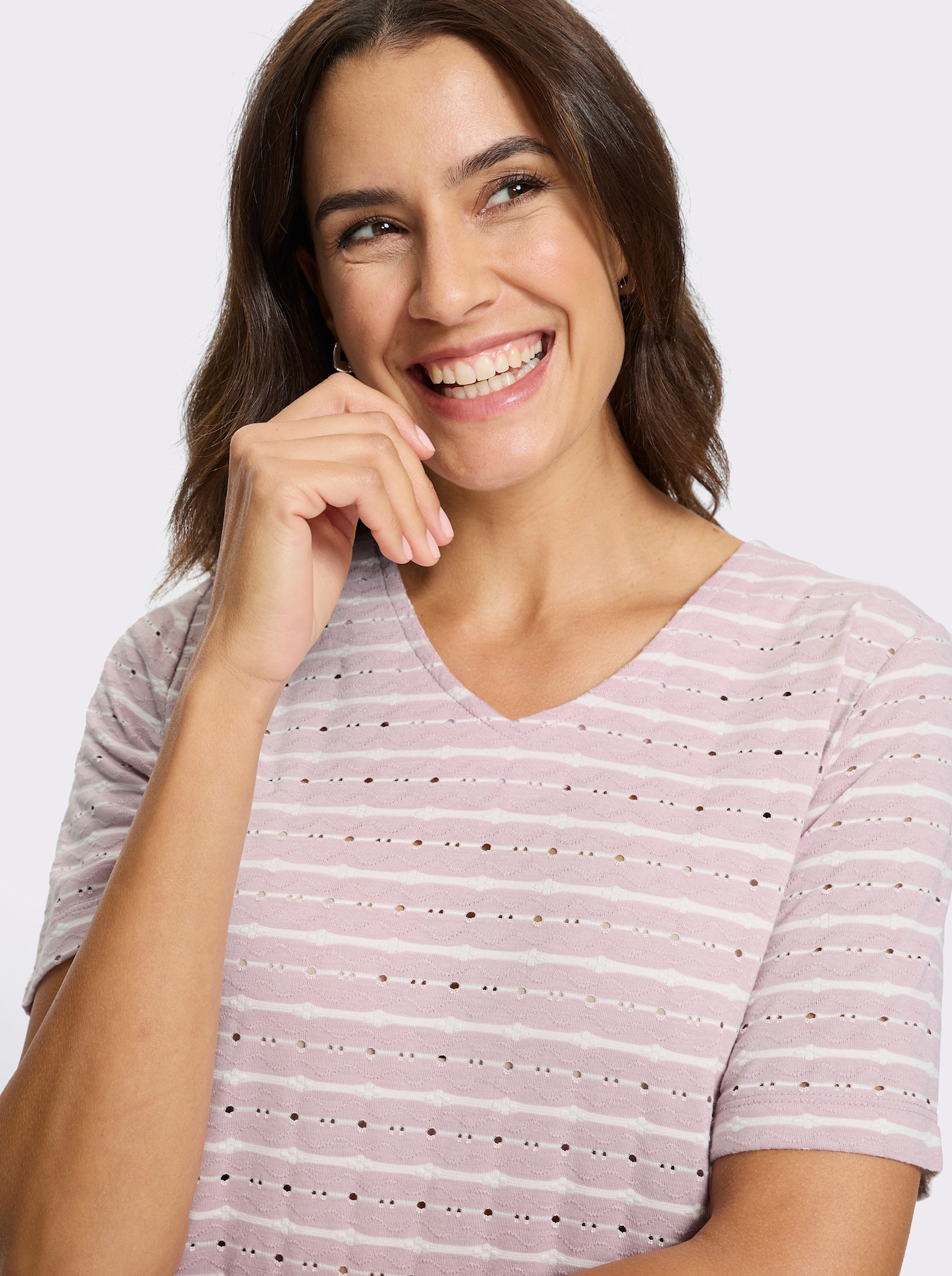 V-Shirt in Stretch-Qualität - ecru-mauve-gemustert