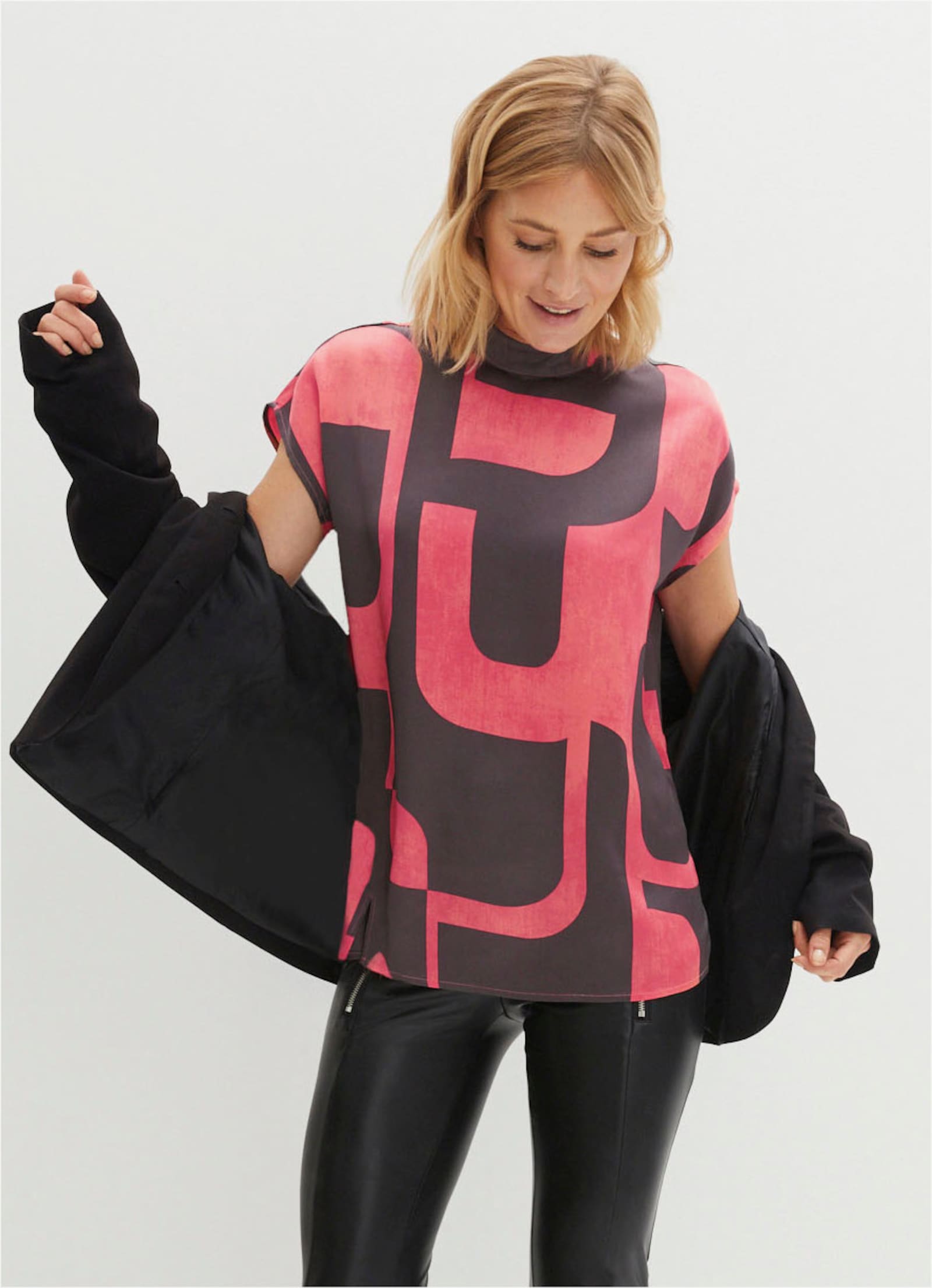 Kurzarm-Bluse mit Stehkragen - koralle-graphit-bedruckt