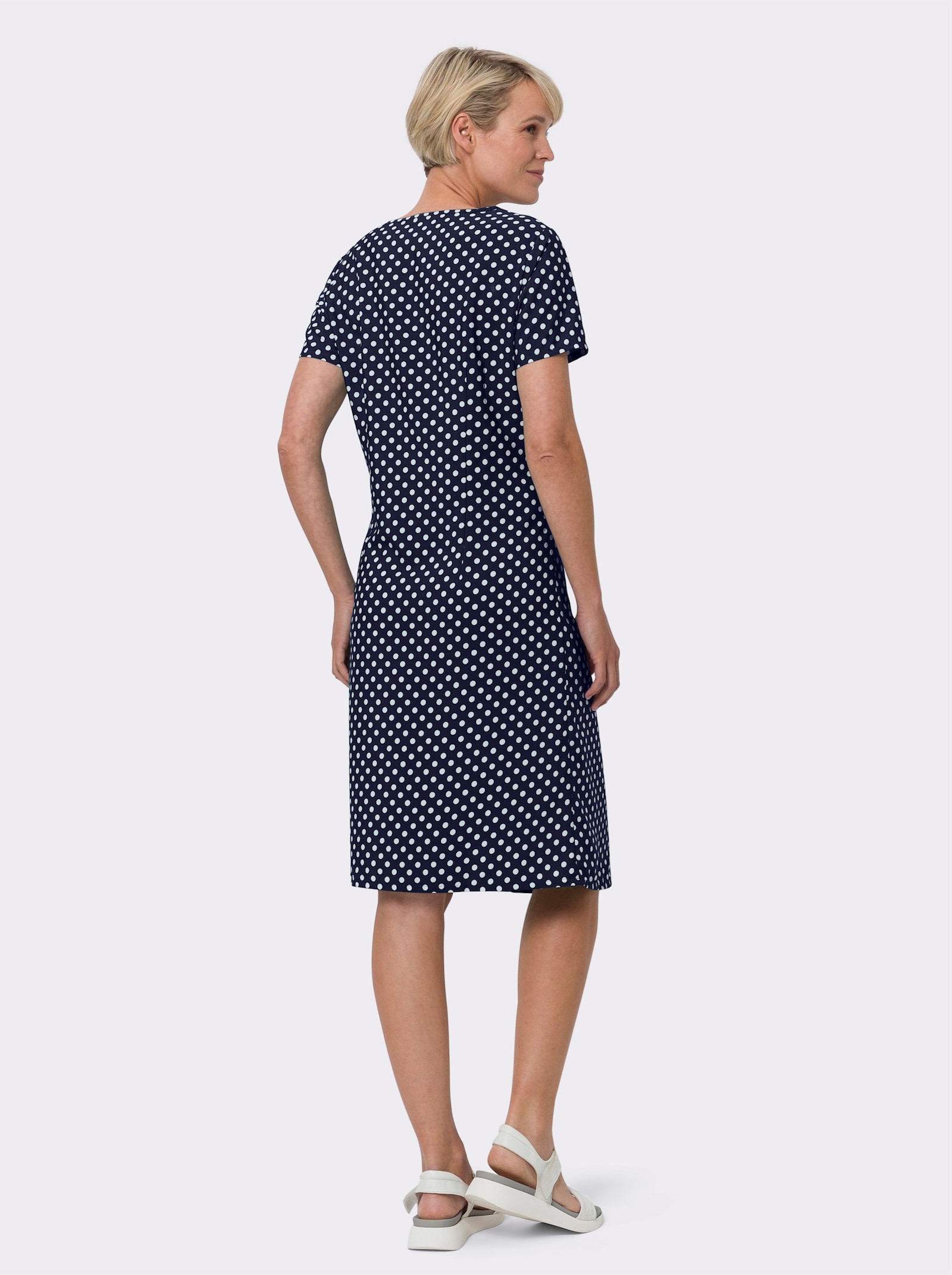 Webkleid mit ausgestelltem Schnitt, gepunktet - marine-weiß-getupft
