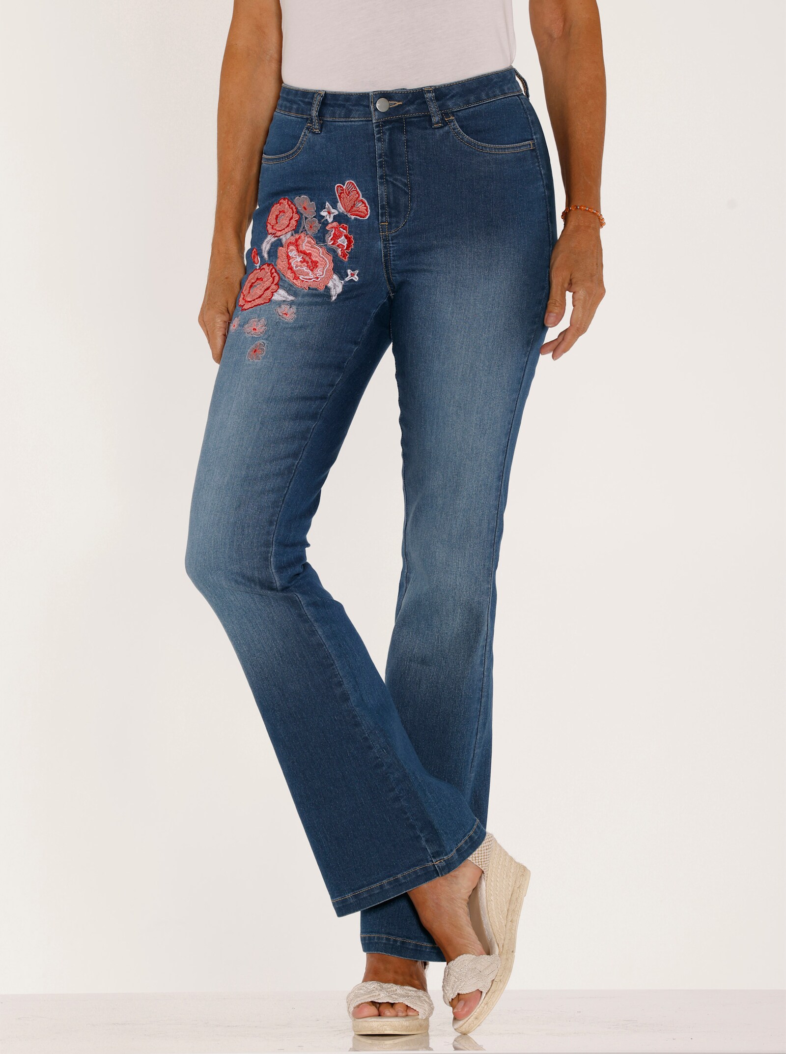 Jeans met bloemenborduursel - blue-stonewashed