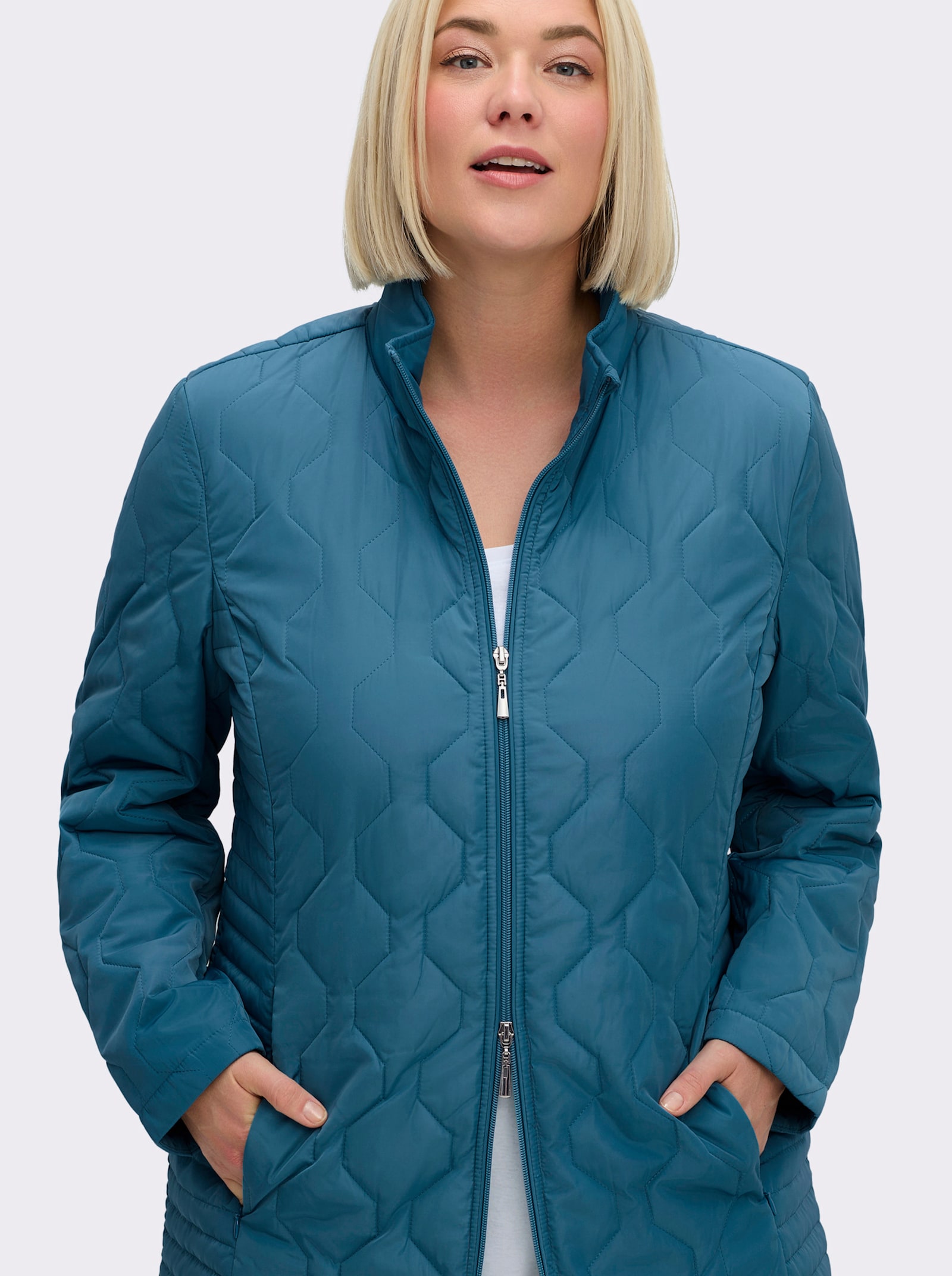 sheego Steppjacke mit Wellen- und Quersteppung - topas