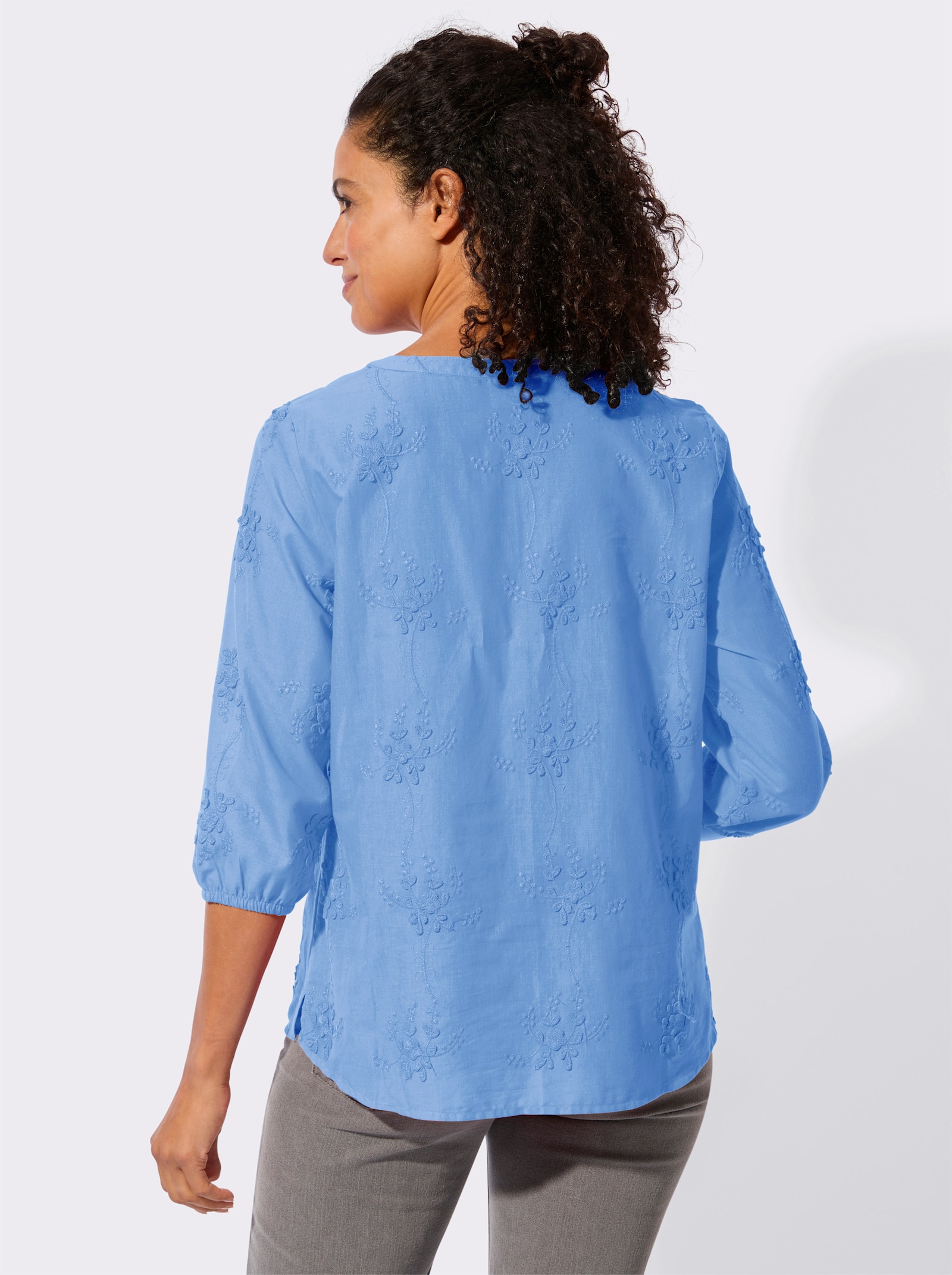 Baumwollbluse mit 3D-Blütenstickerei - himmelblau