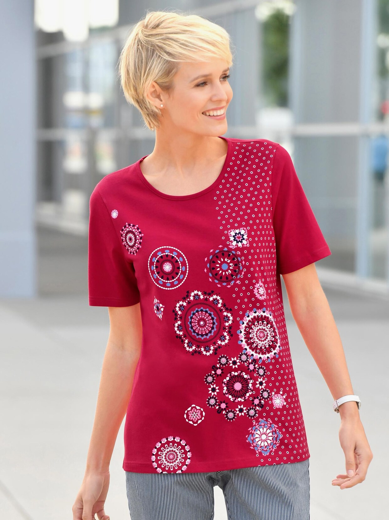 Rundhalsshirt - kirschrot