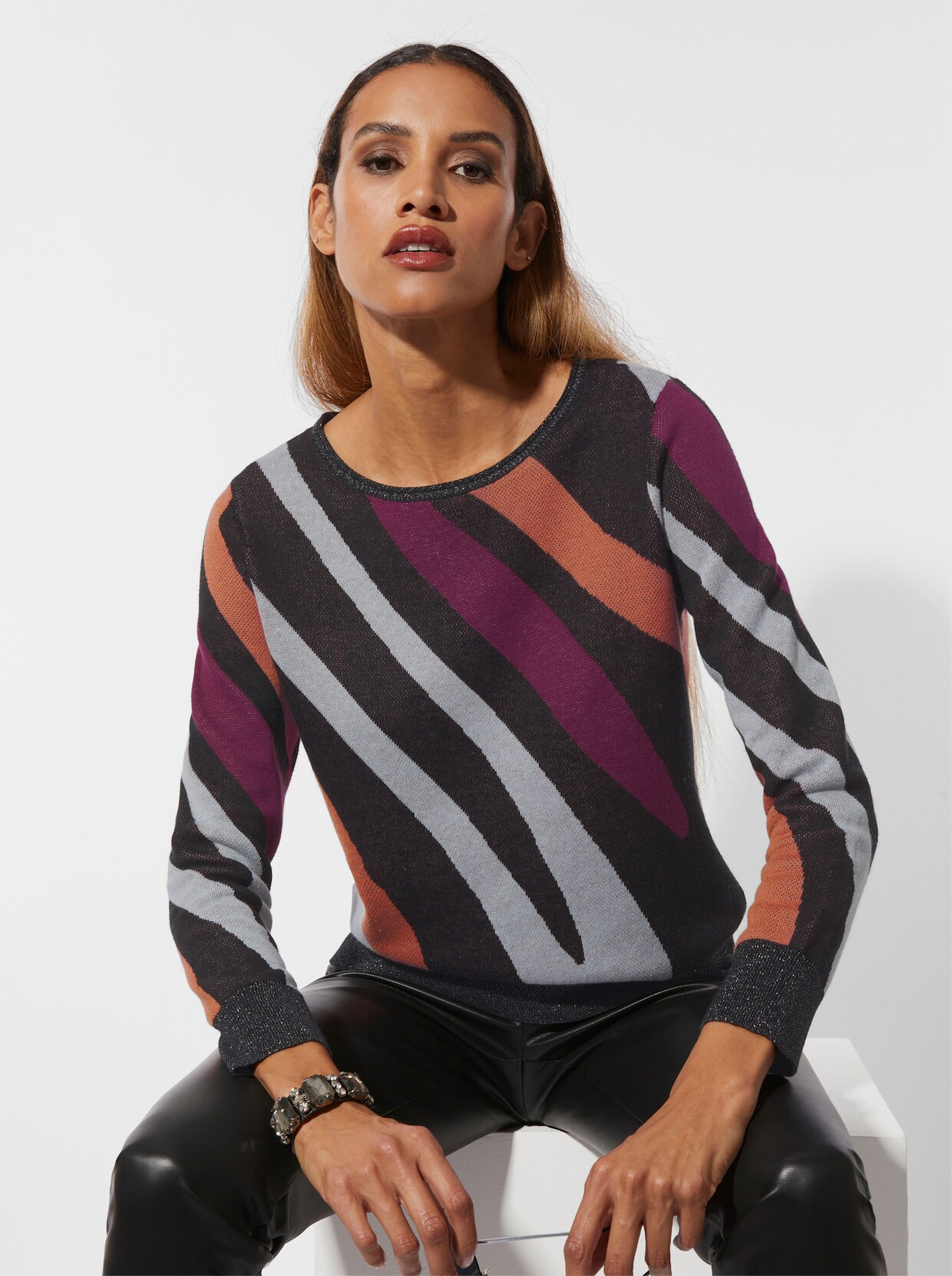 Jacquard-Pullover - schwarz-koralle-gemustert
