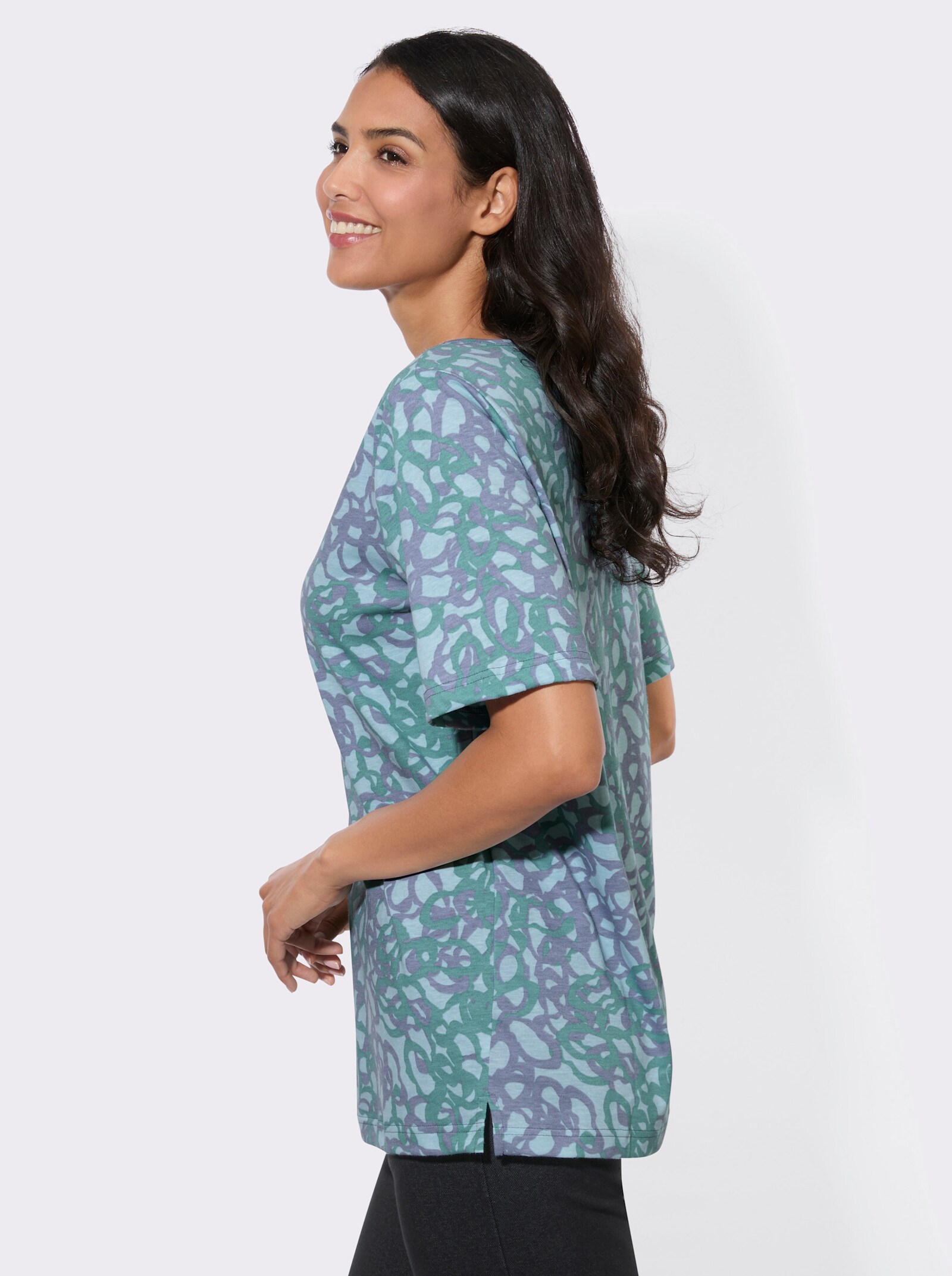 V-Shirt mit Seitenschlitzen - taubenblau-salbei-bedruckt