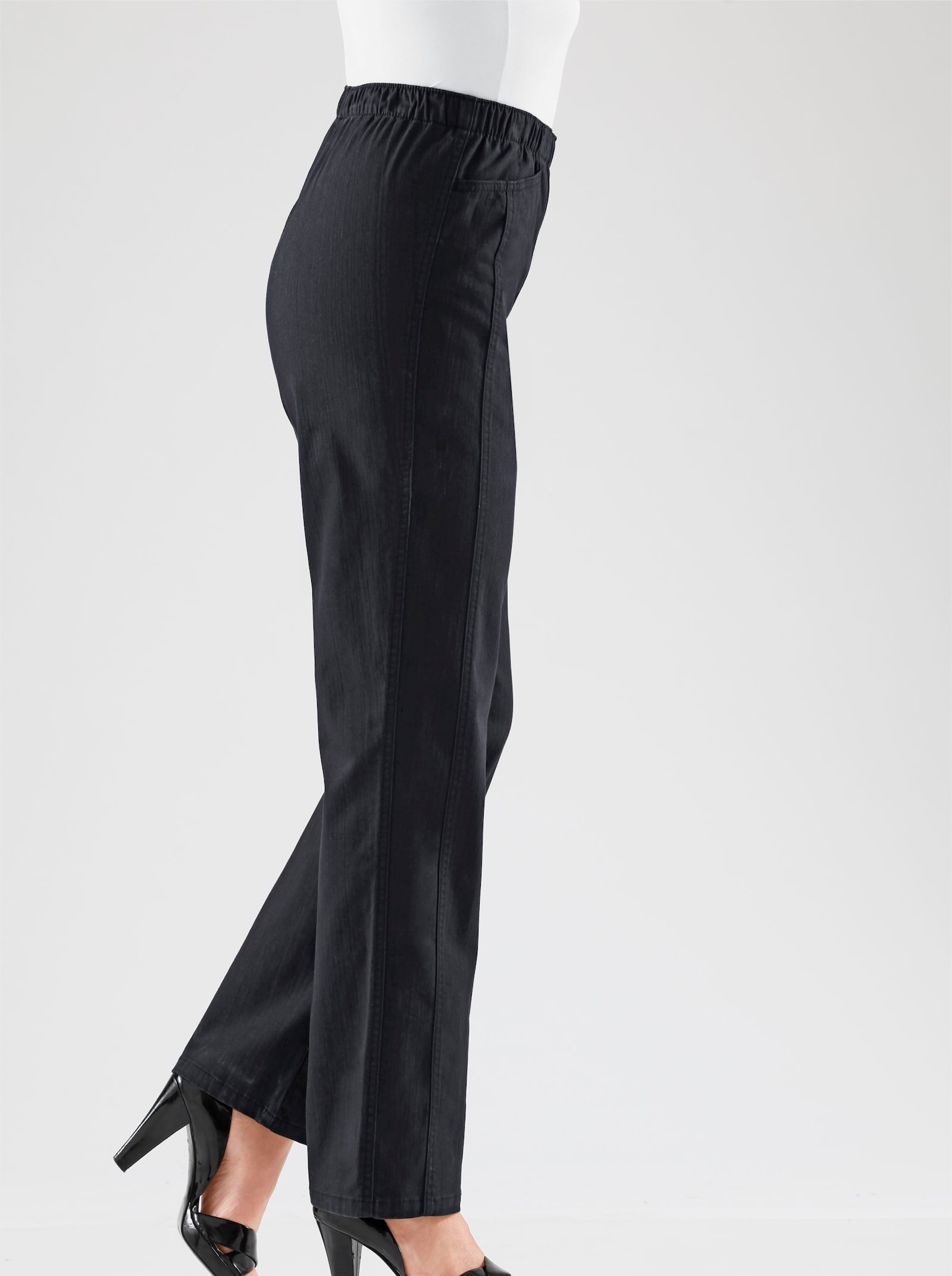 Schlupfjeans mit Rundum-Dehnbund - schwarz