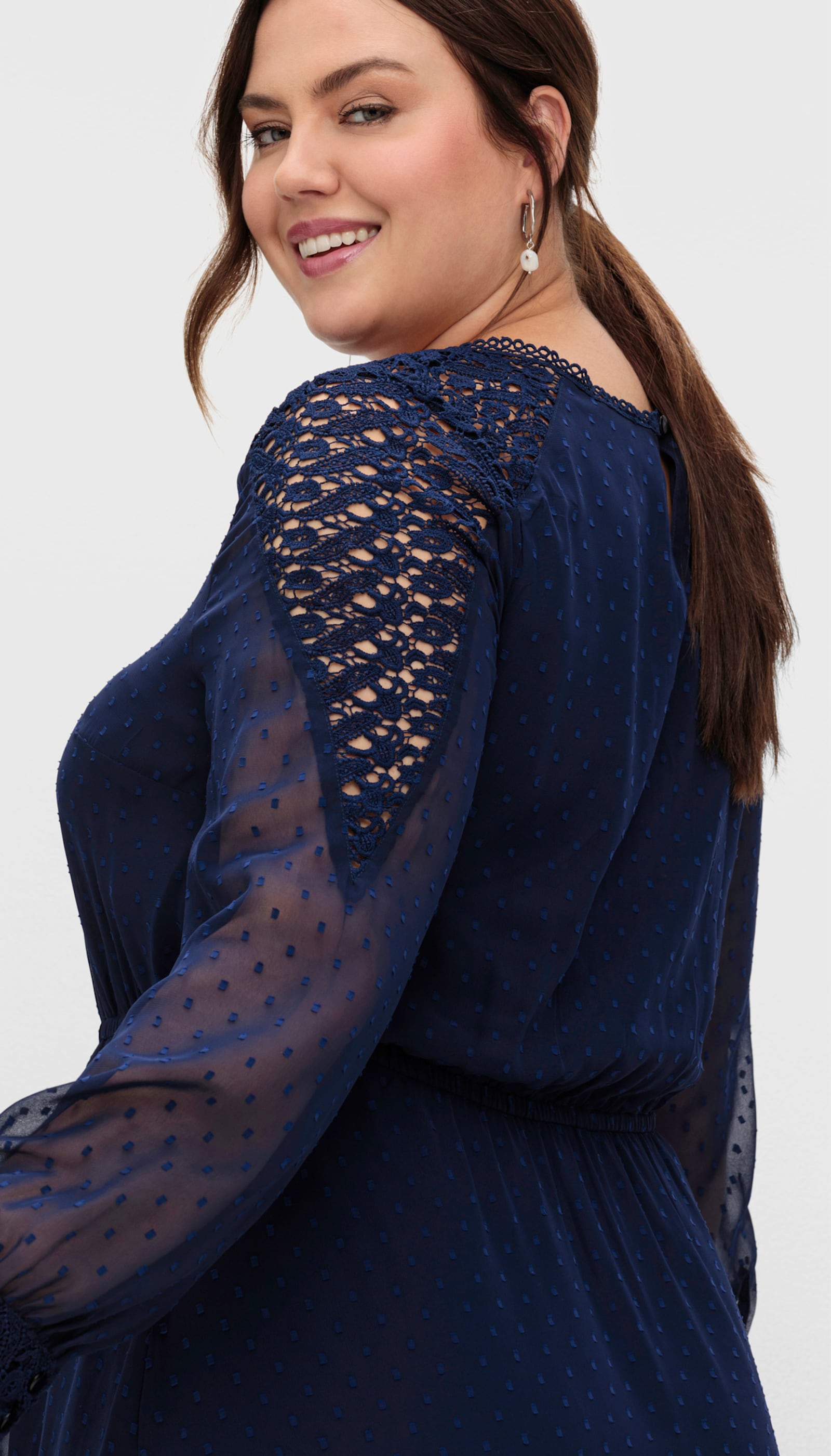 sheego Robe de cocktail en mousseline, structure dobby - marine