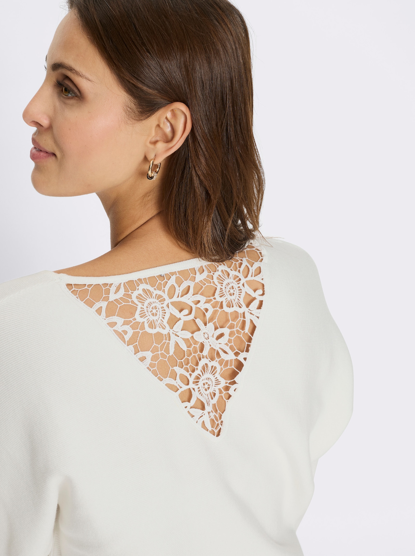 Fledermauspullover mit Spitzen-Einsatz im Rücken - ecru