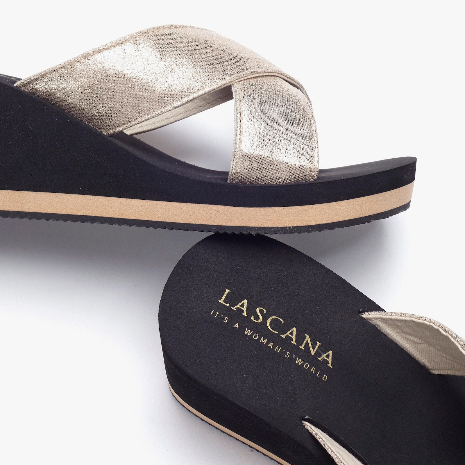 LASCANA Badepantolette - schwarz-goldfarben