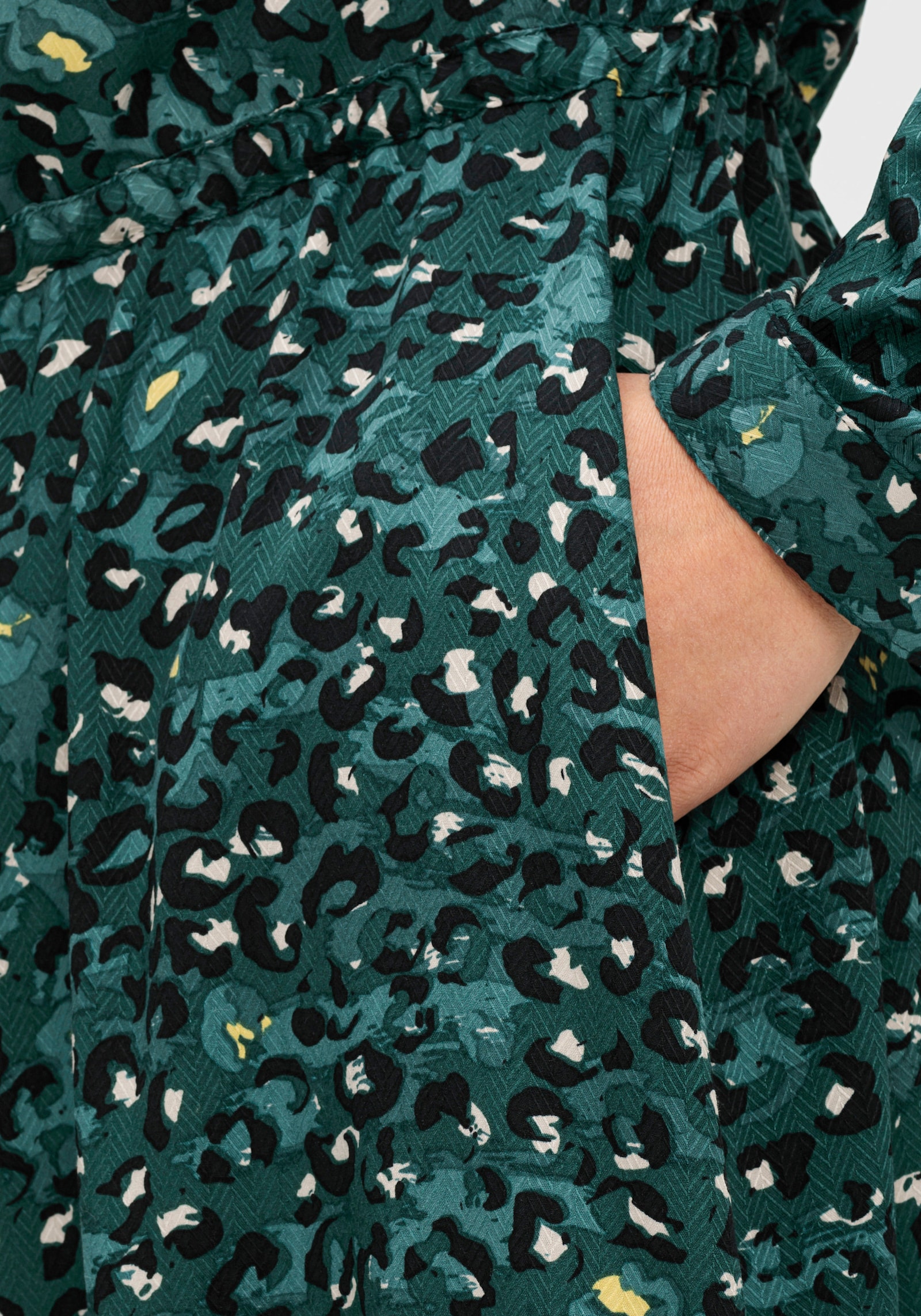 sheego Blusenkleid mit Tunnelzug in der Taille - tiefgrün-gemustert