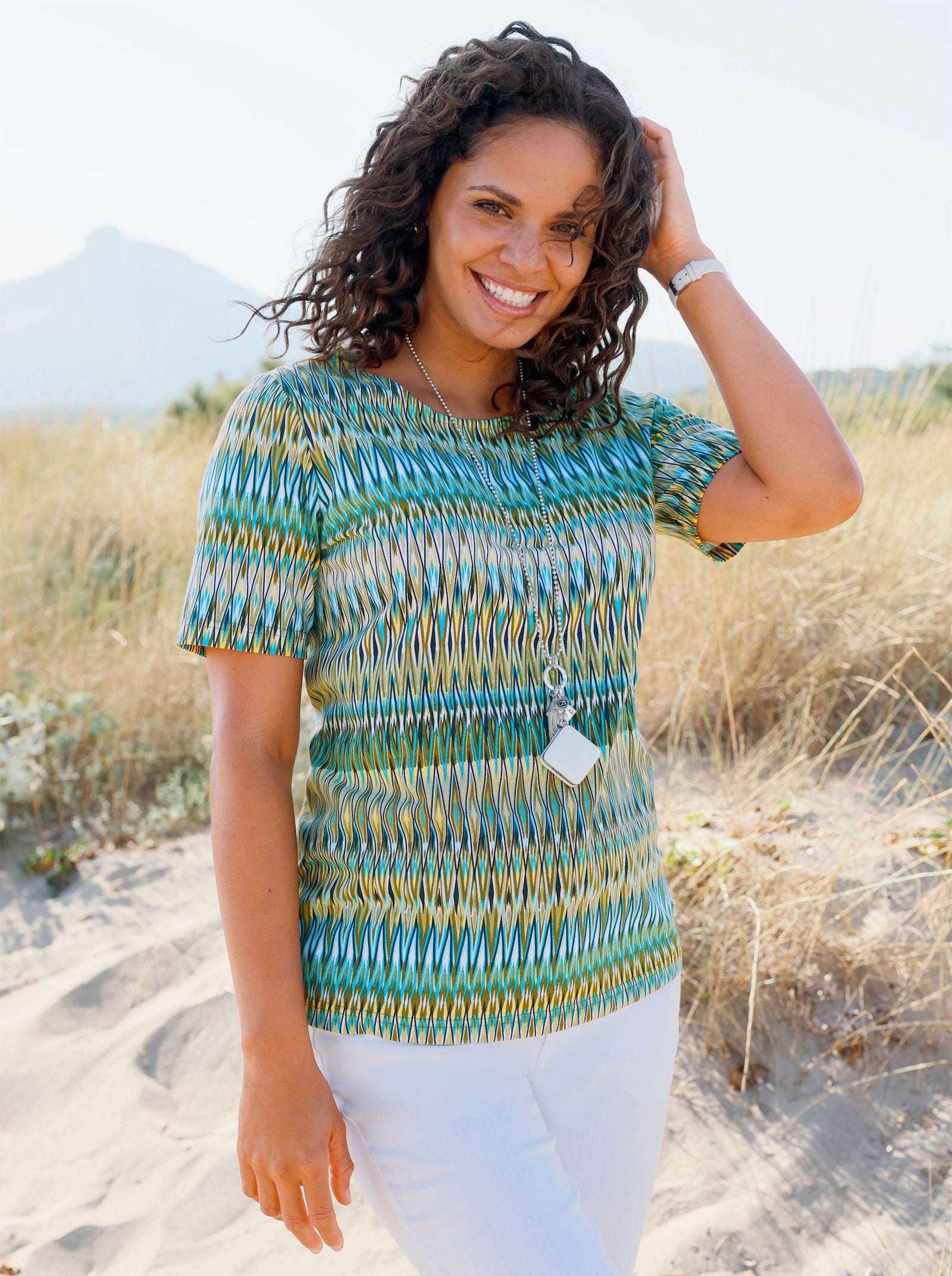 Rundhalsshirt aus reiner Baumwolle, bedruckt - oliv-gelb-bedruckt