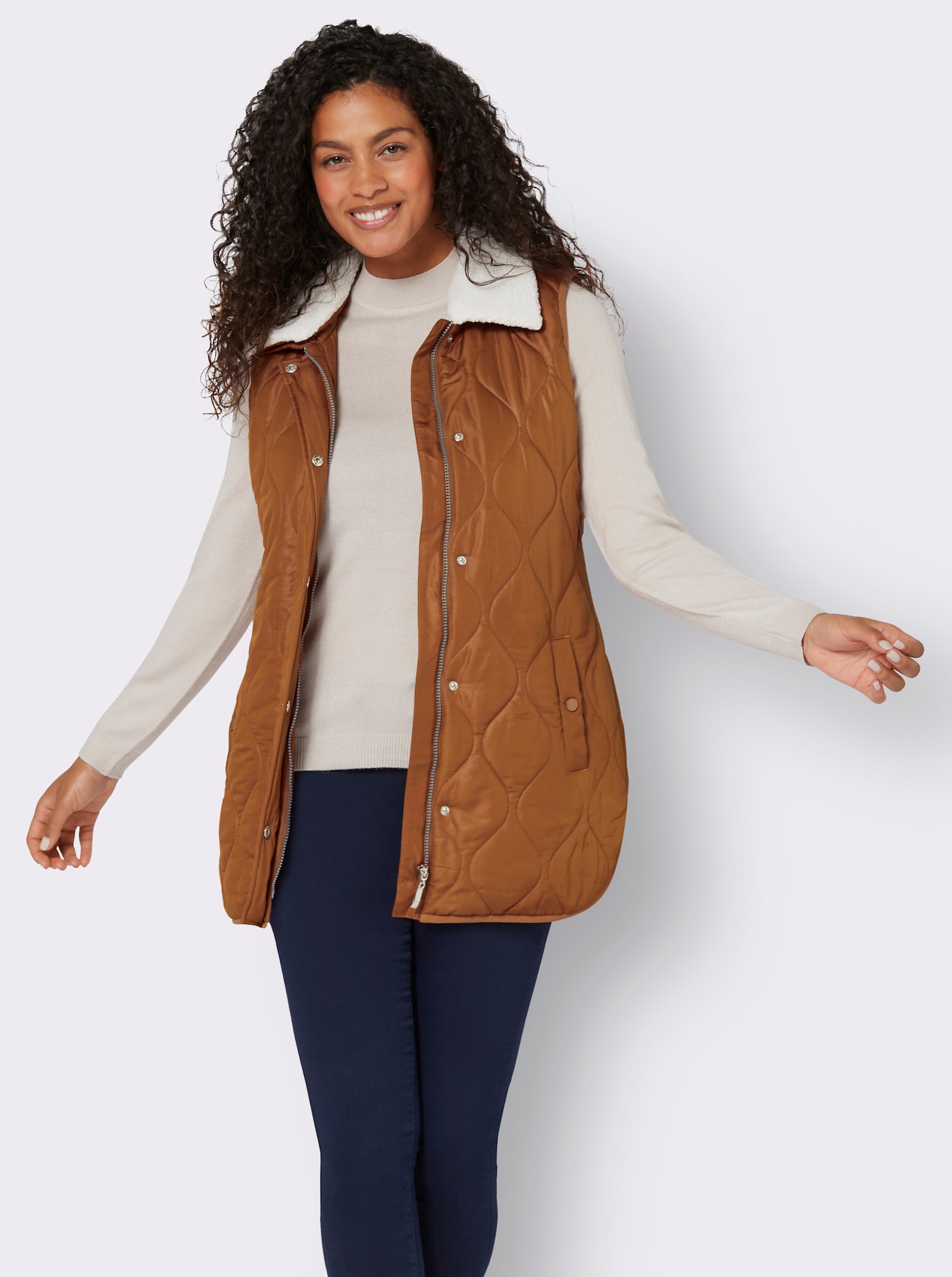 Longweste mit abnehmbarem Teddyfleece-Futter am Kragen - cognac