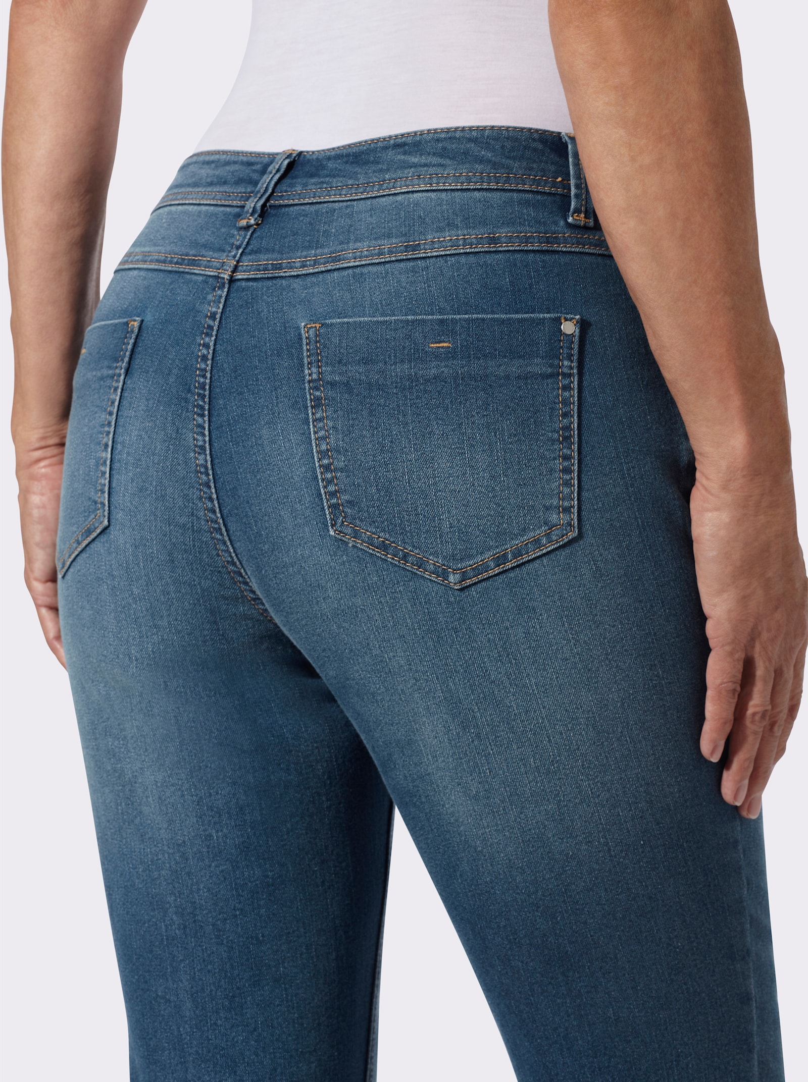 Gerade Jeans mit dezenter Waschung - blue-stone-washed