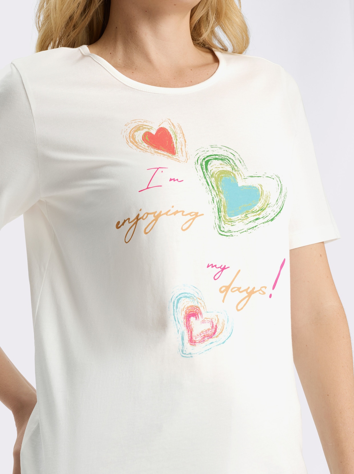 Kurzarmshirt mit platziertem Herz-Print - ecru-apfel