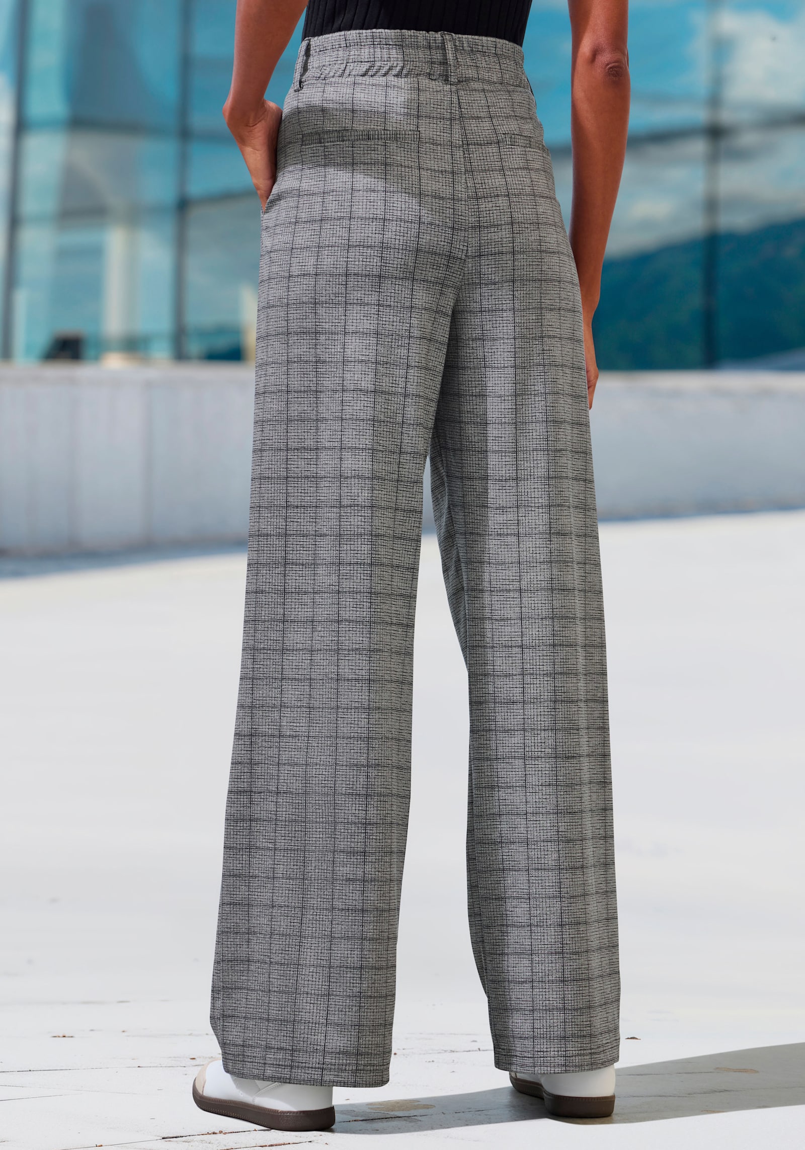 LASCANA Schlupfhose - grau kariert